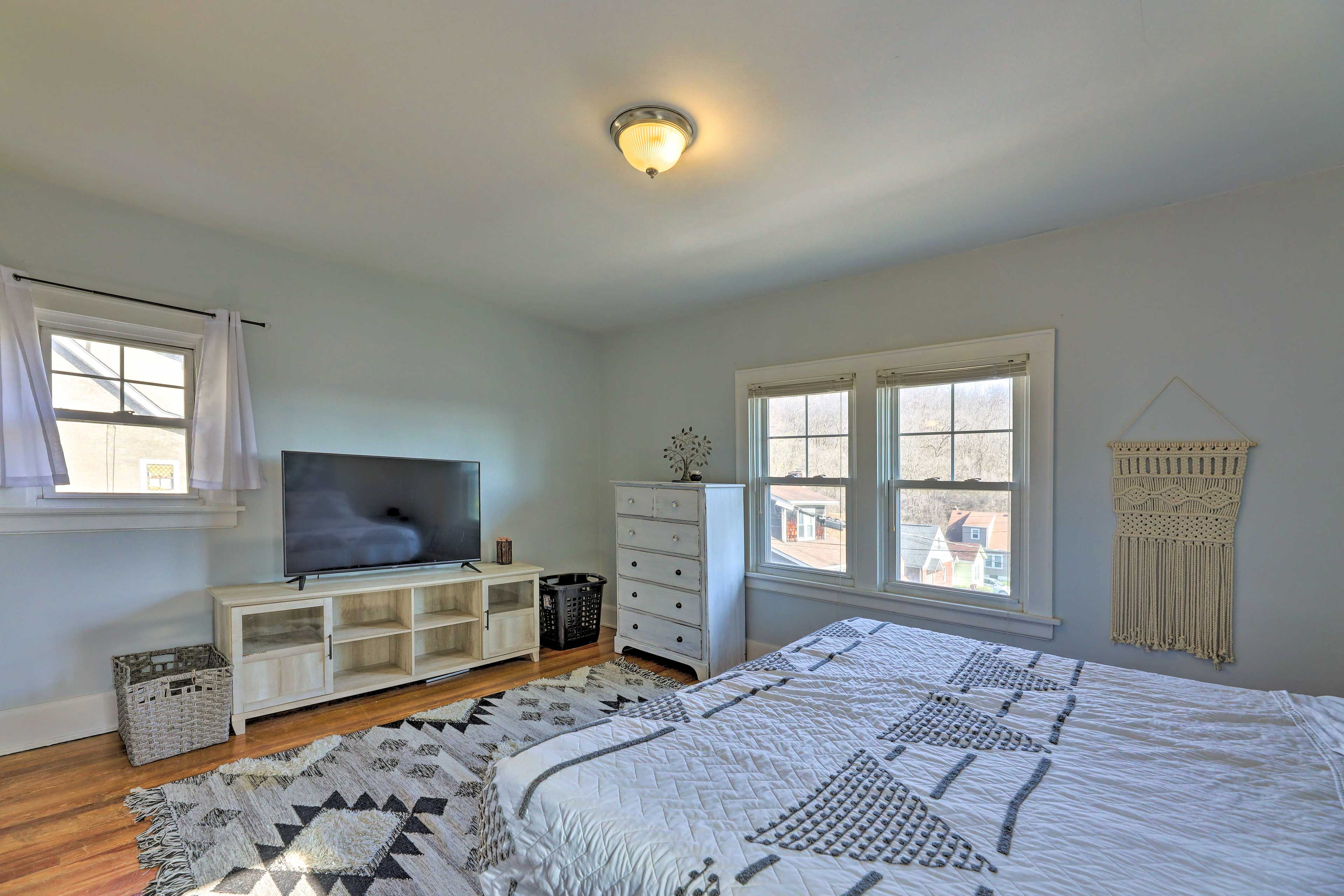 Bedroom 1 | Smart TV | Linens Provided