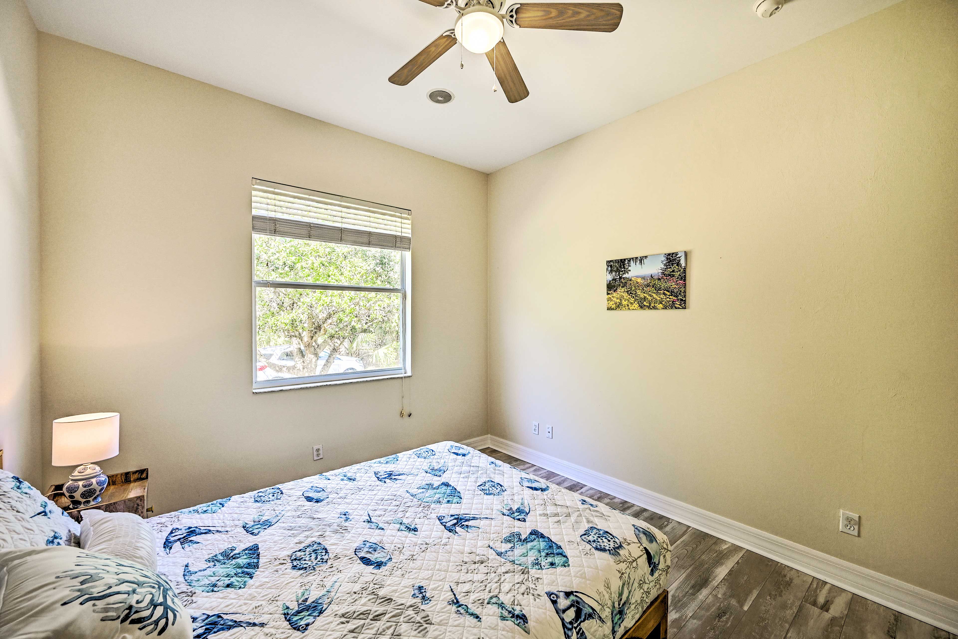 Bedroom 4 | Queen Bed