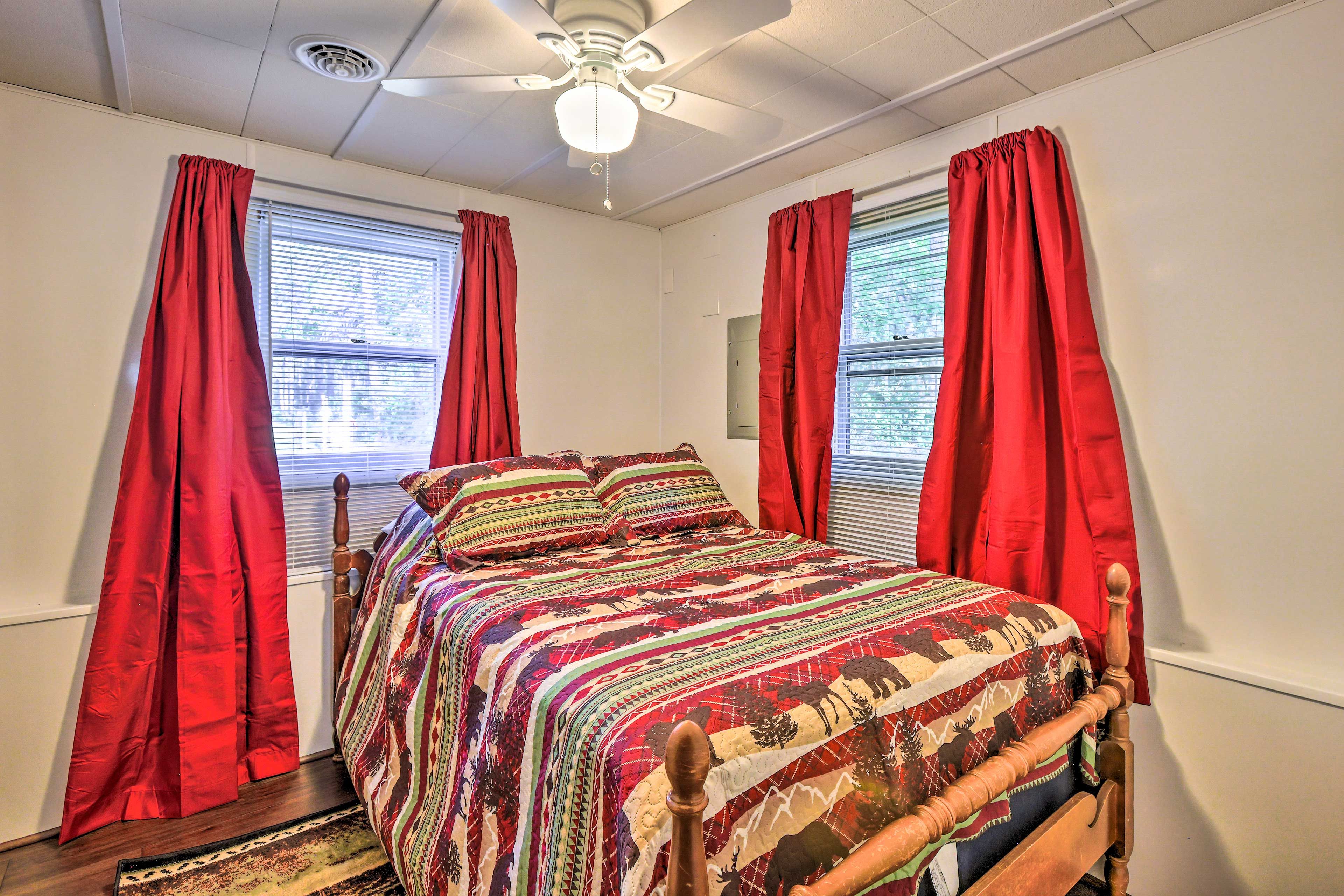 Bedroom 2 | Full Bed | Ceiling Fans
