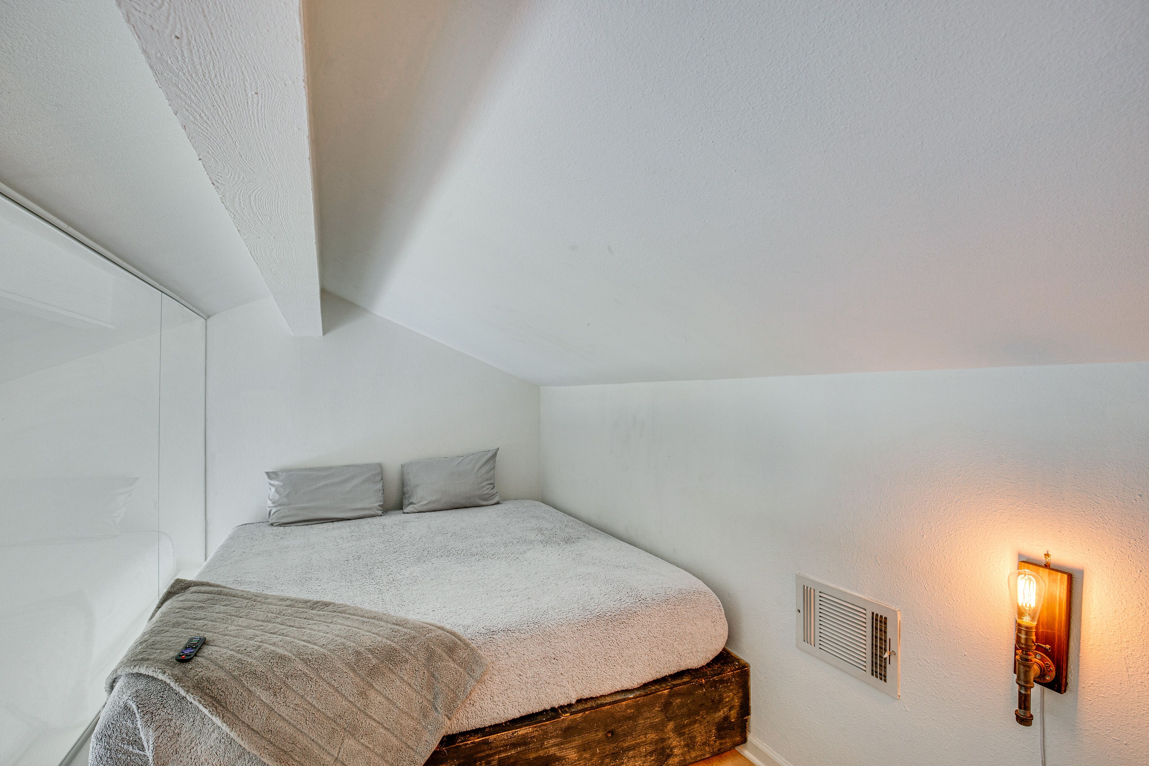Loft | King Bed