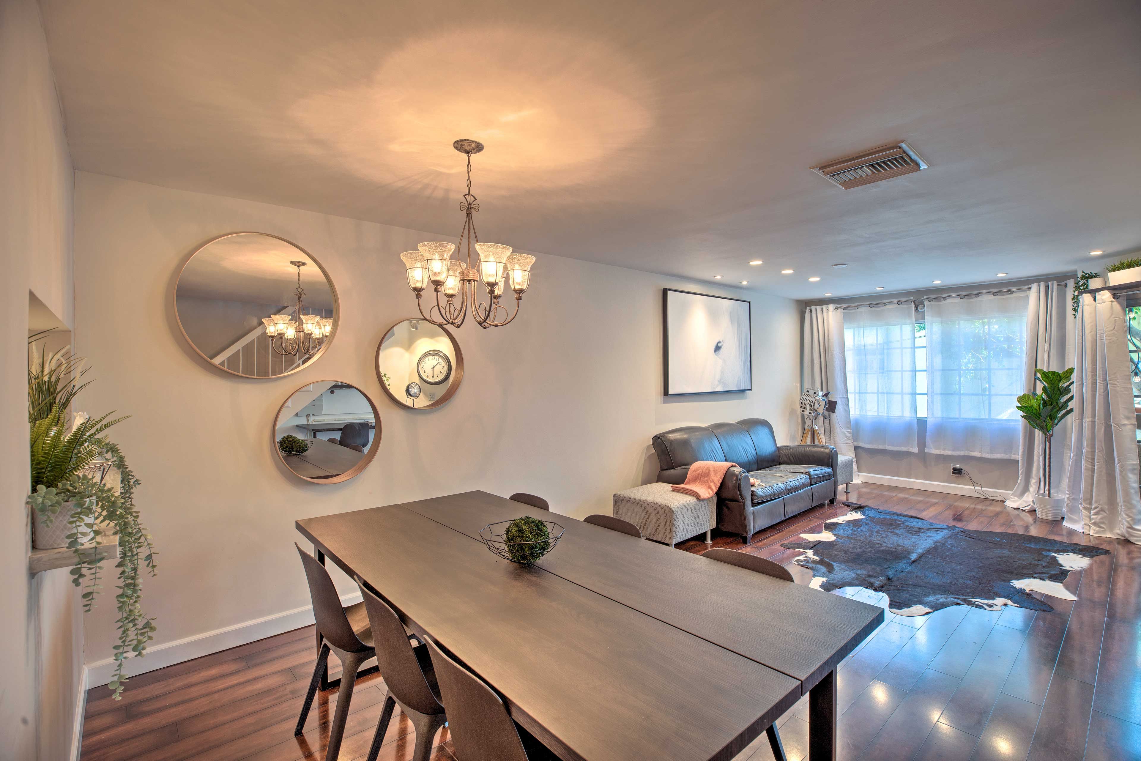 Dining Area | Dishware & Flatware Provided