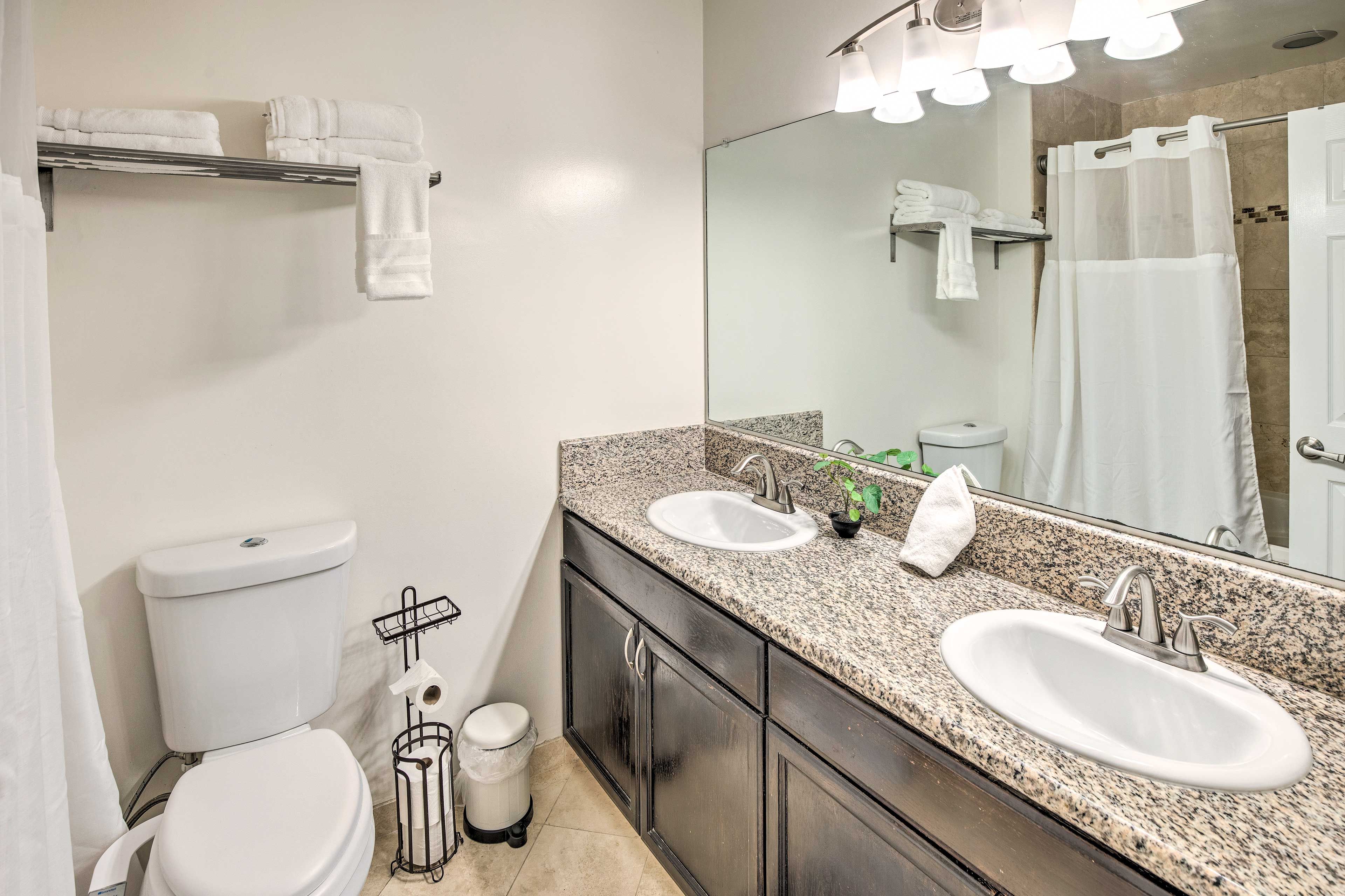 En-Suite Bathroom | Towels Provided