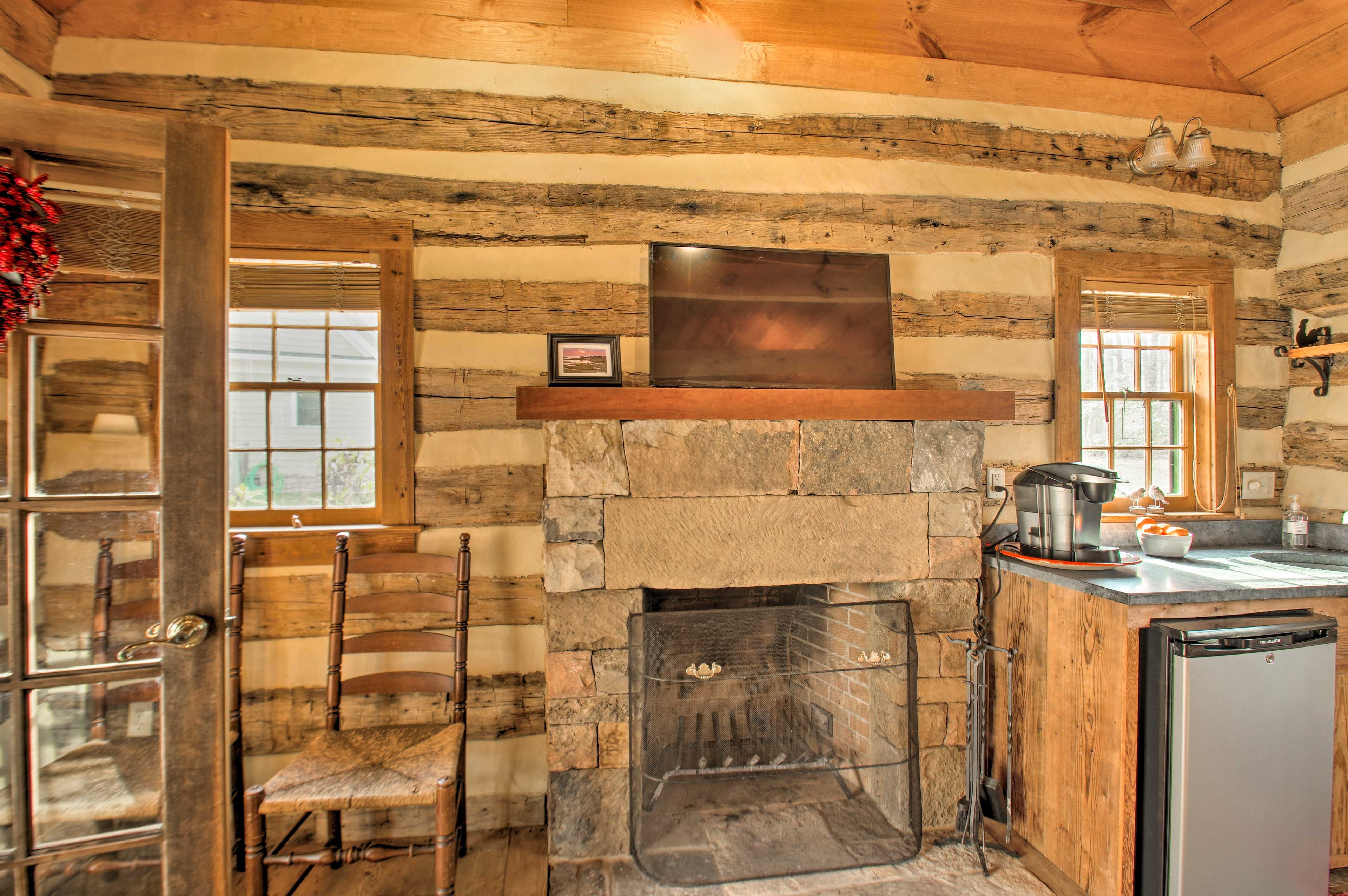 Studio | Flat-Screen Cable TV | Fireplace (Duraflame Only, Available Nov - Feb)