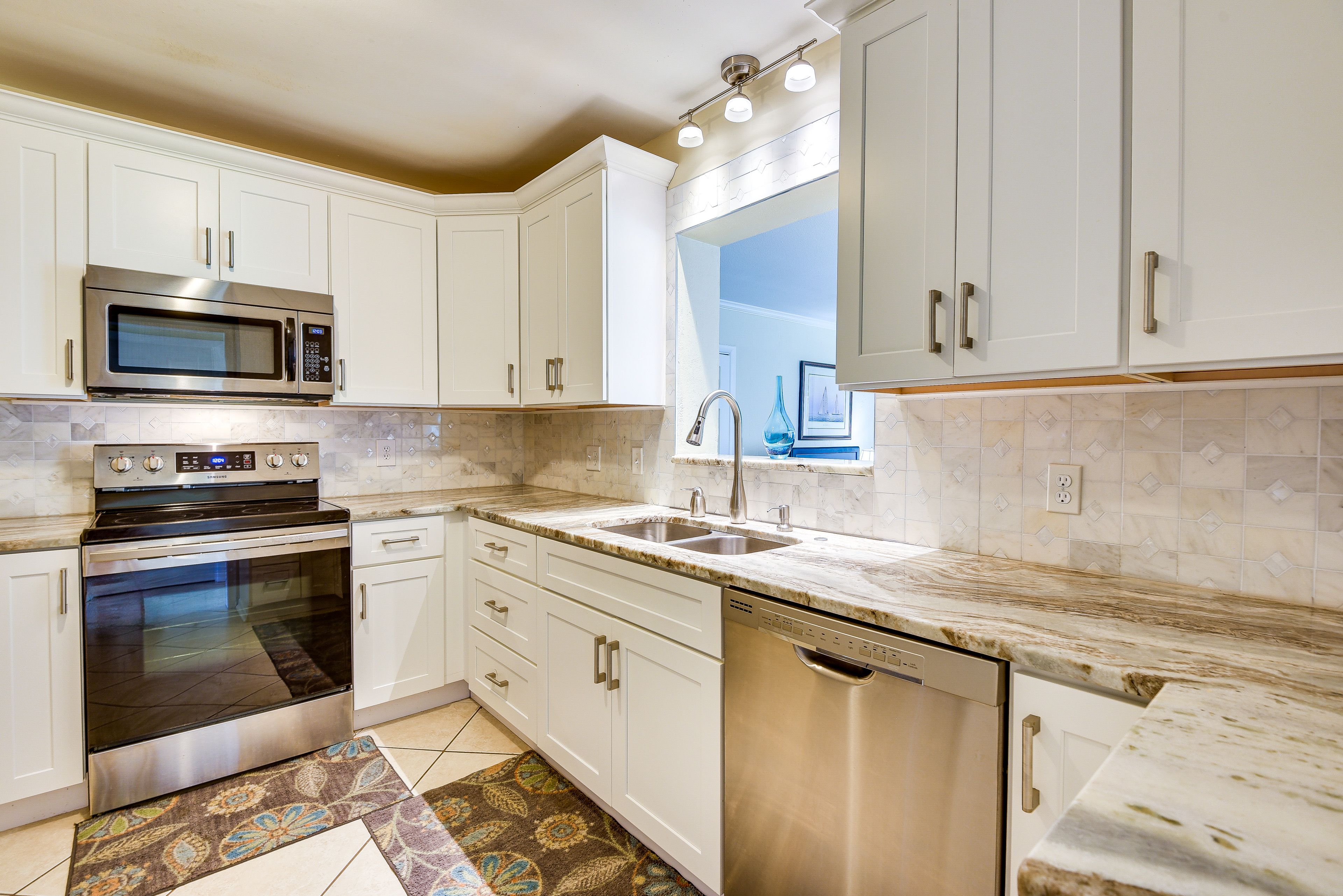 Kitchen | Coffee Maker | Blender | Crockpot
