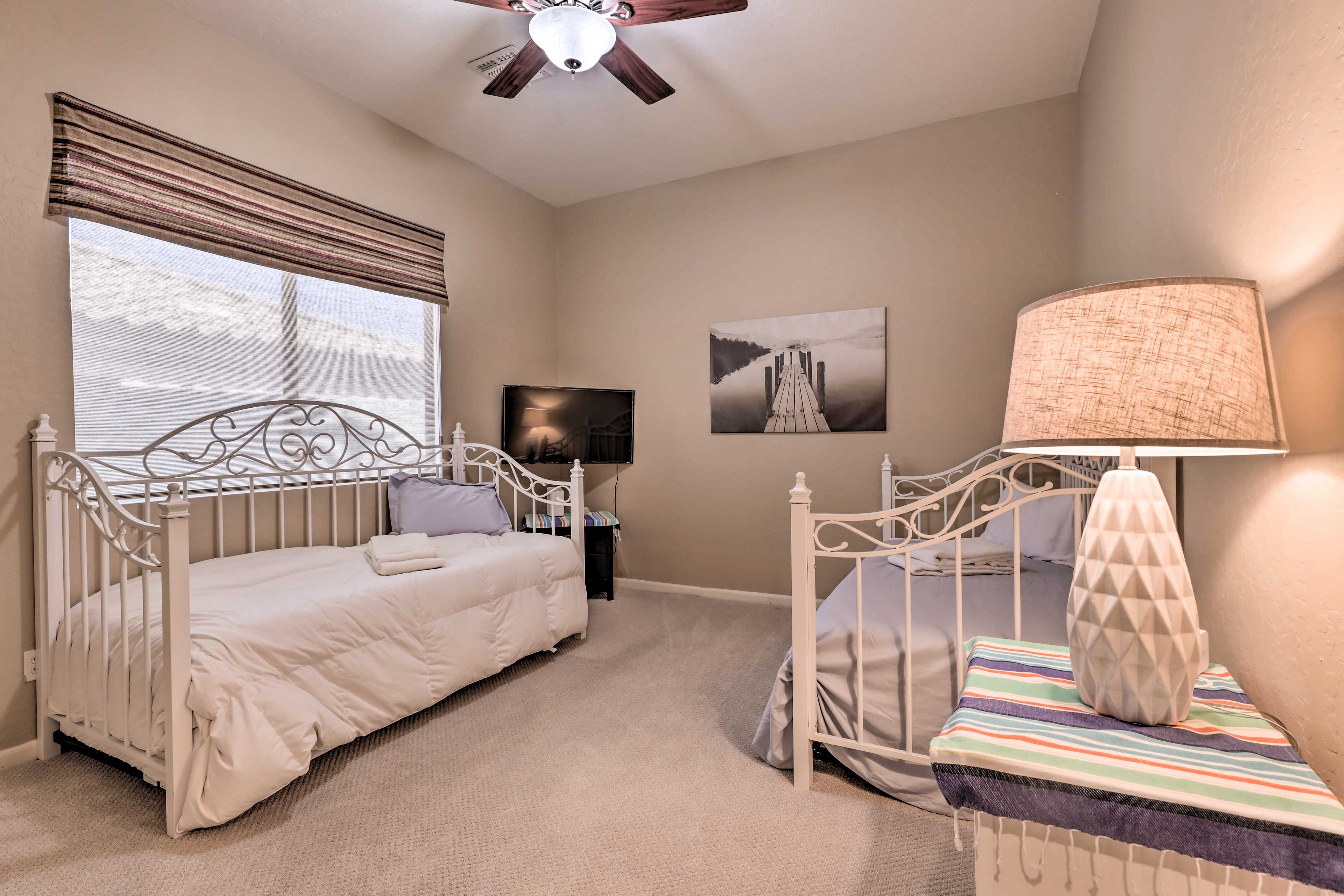 Bedroom 3 | 2 Twin Daybeds w/ Twin Trundles