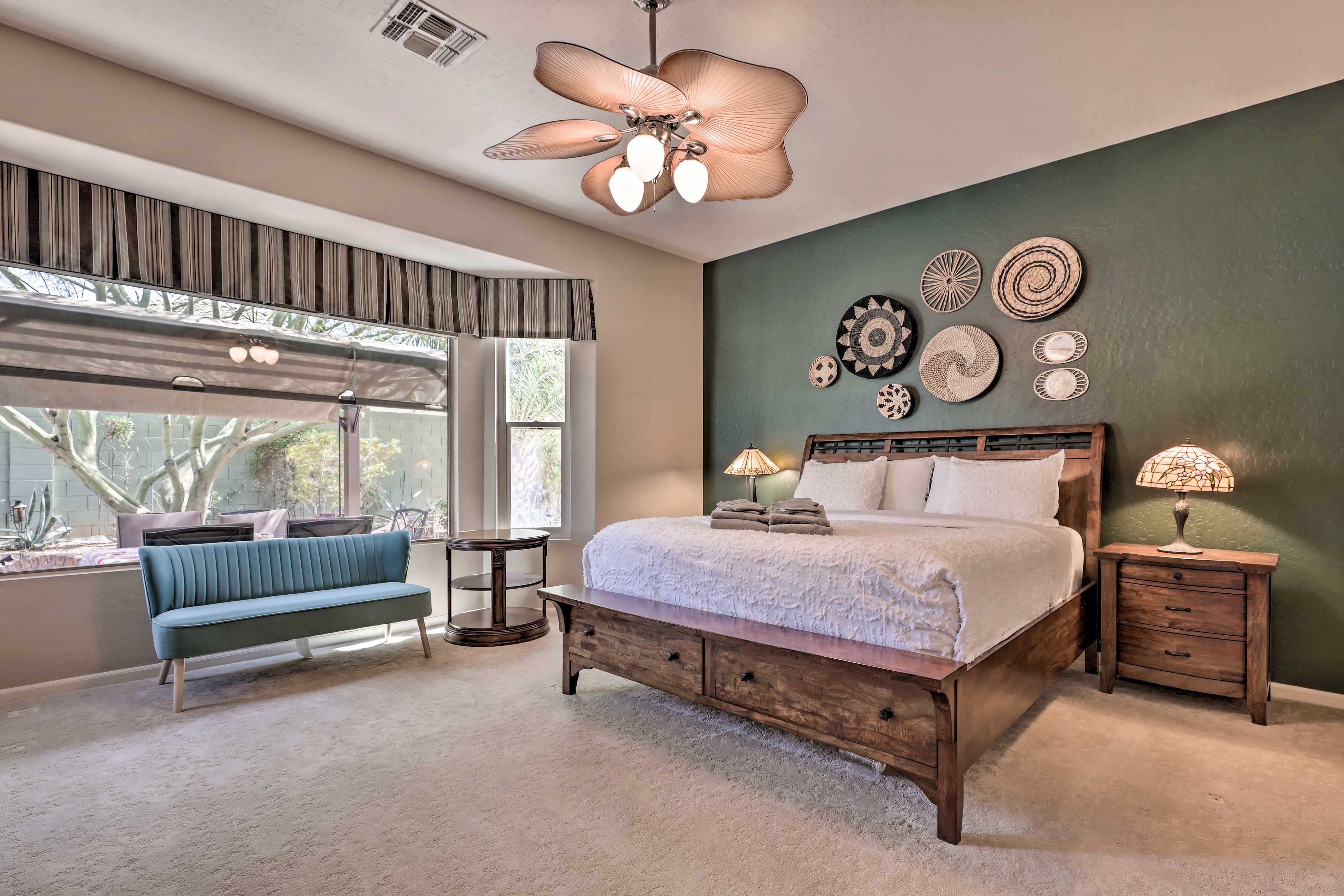Bedroom 1 | King Bed