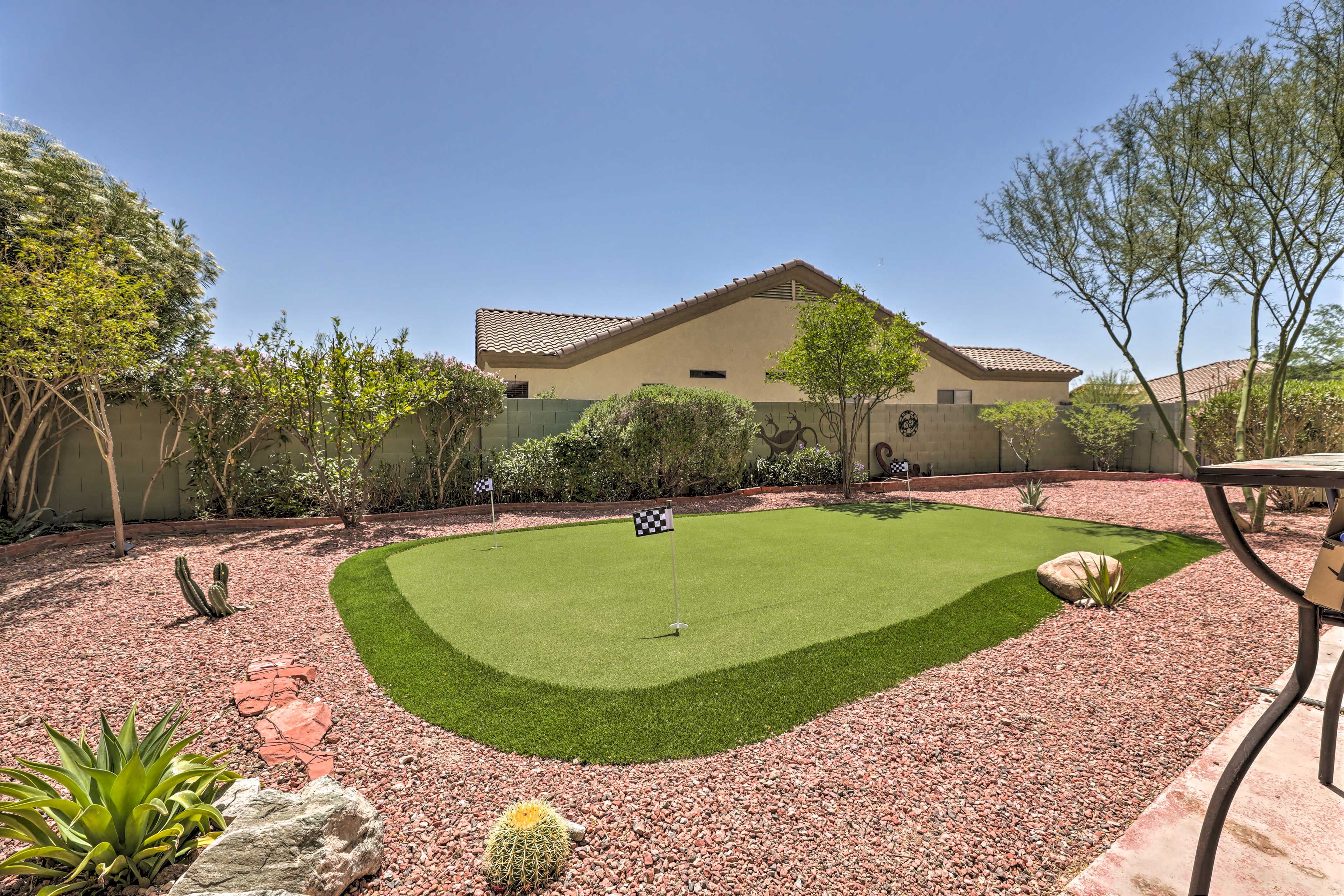 Backyard | Putting Green