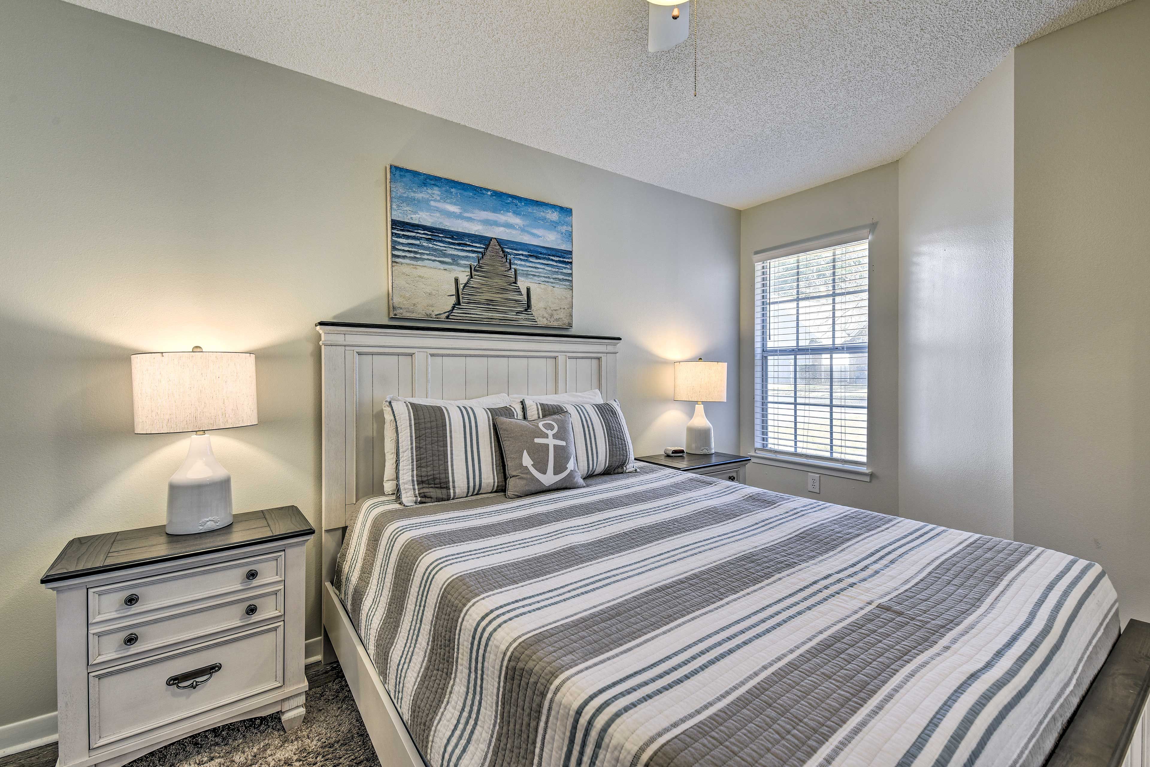 Bedroom 2 | Queen Bed