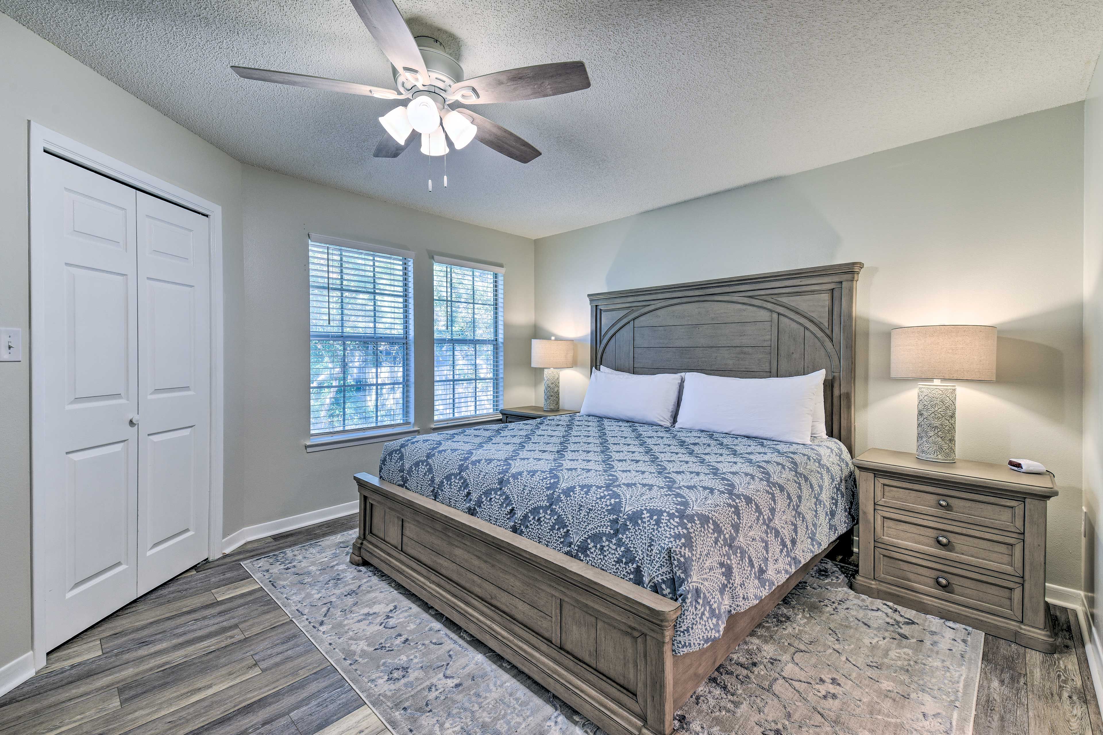 Bedroom 1 | King Bed | En-Suite Bathroom