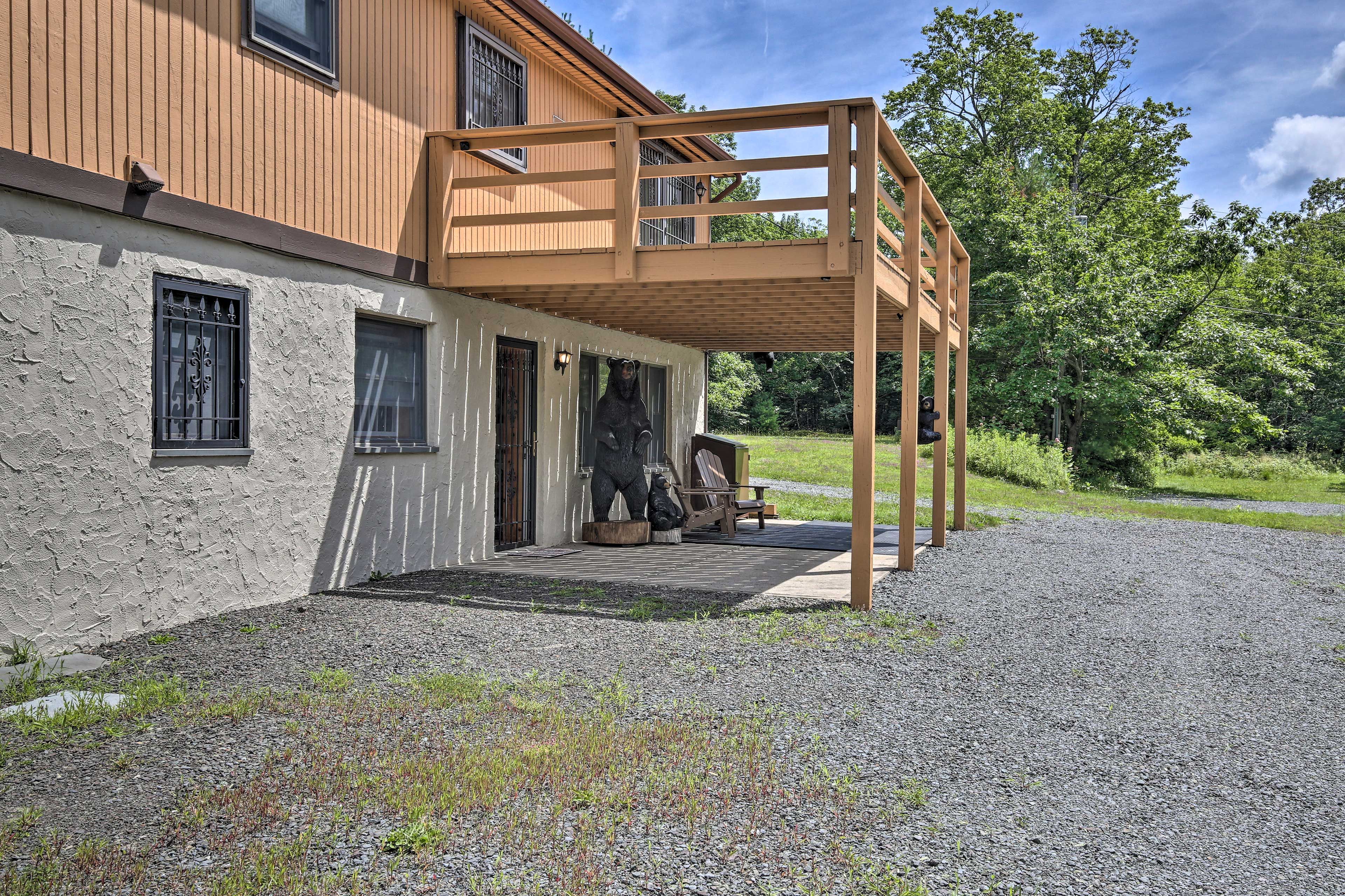 Covered Patio | Front Entryway
