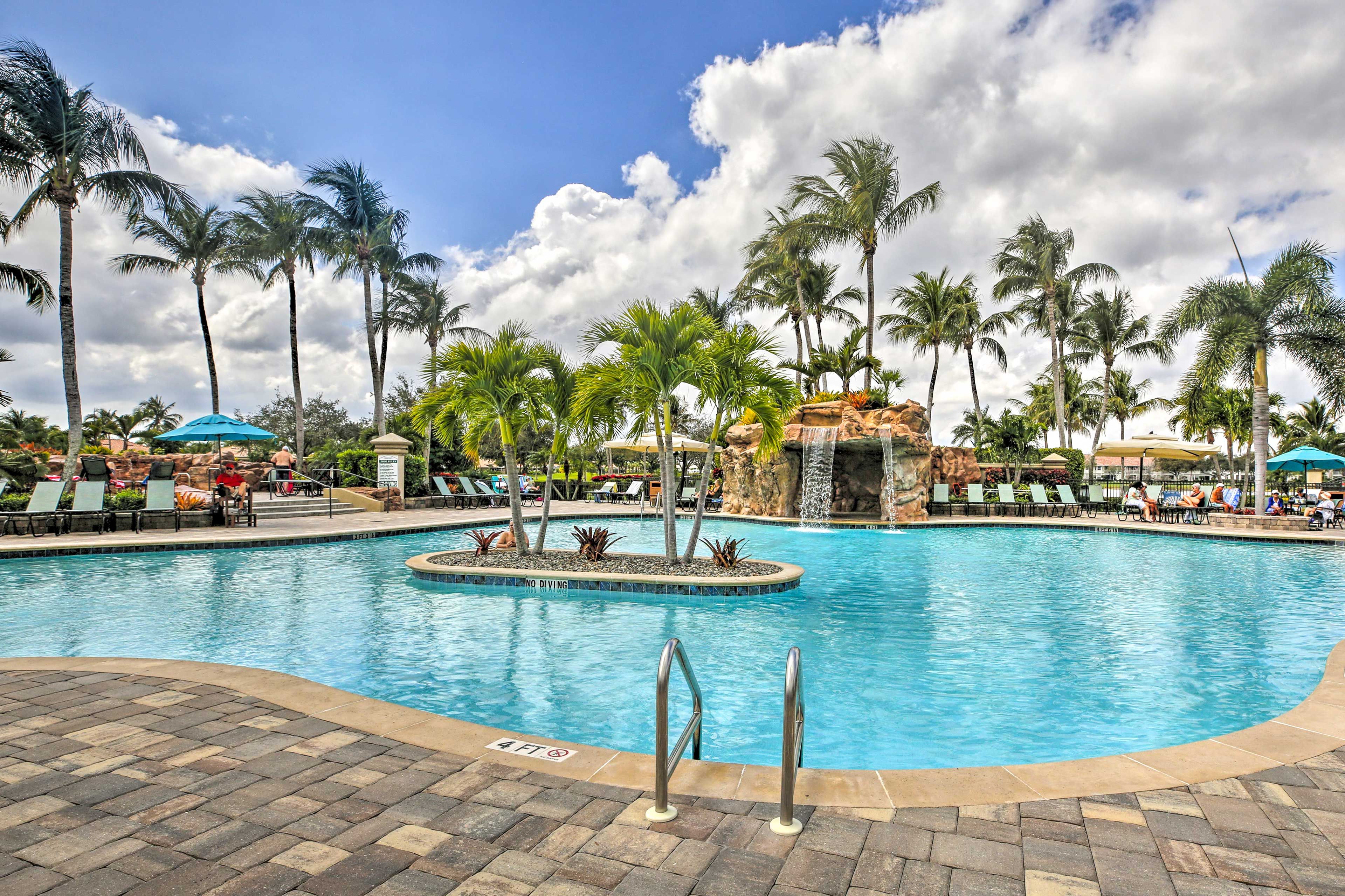 Community Pool & Spa