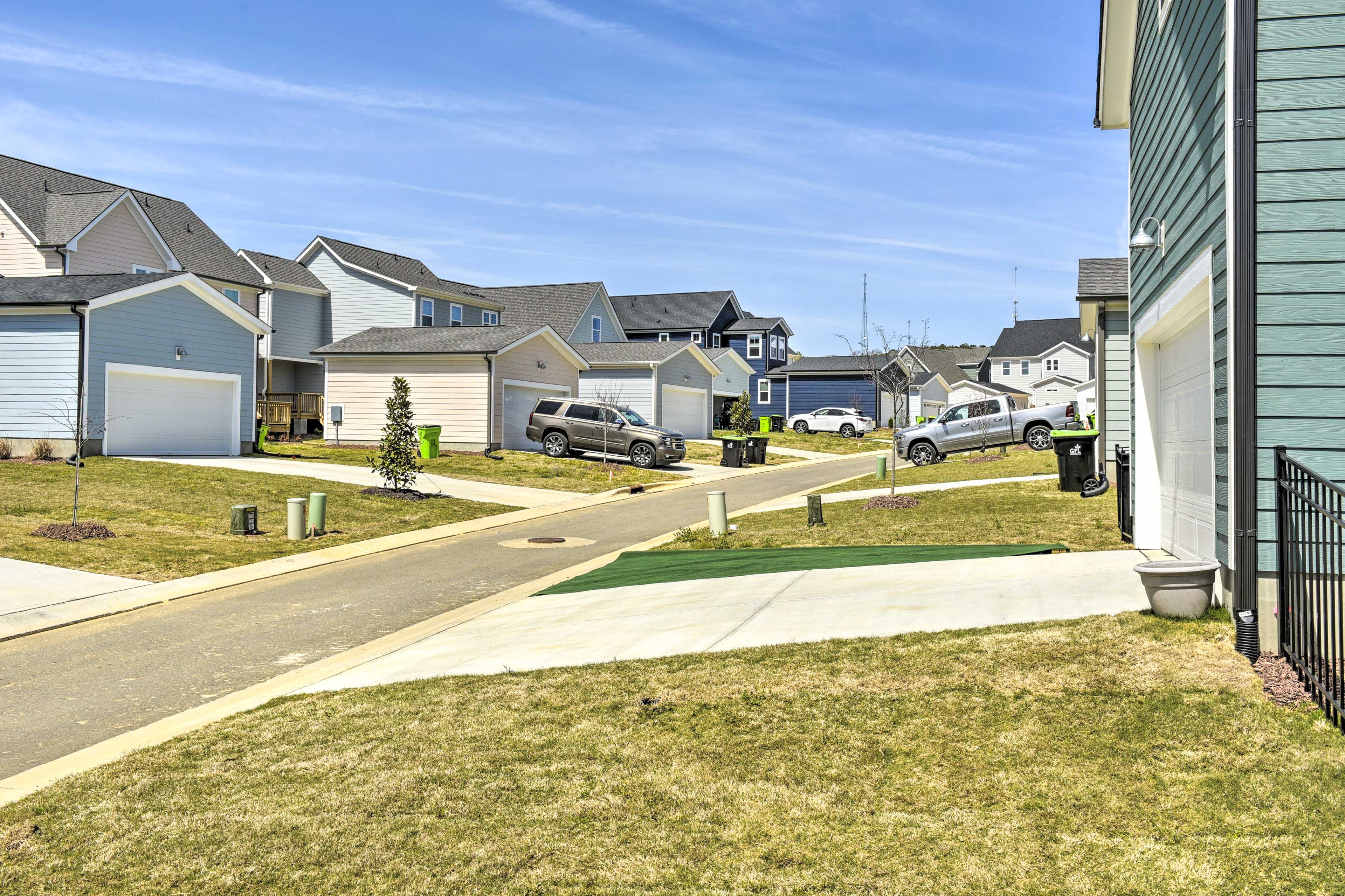 Parking | Driveway (1 Vehicle) | Street Parking