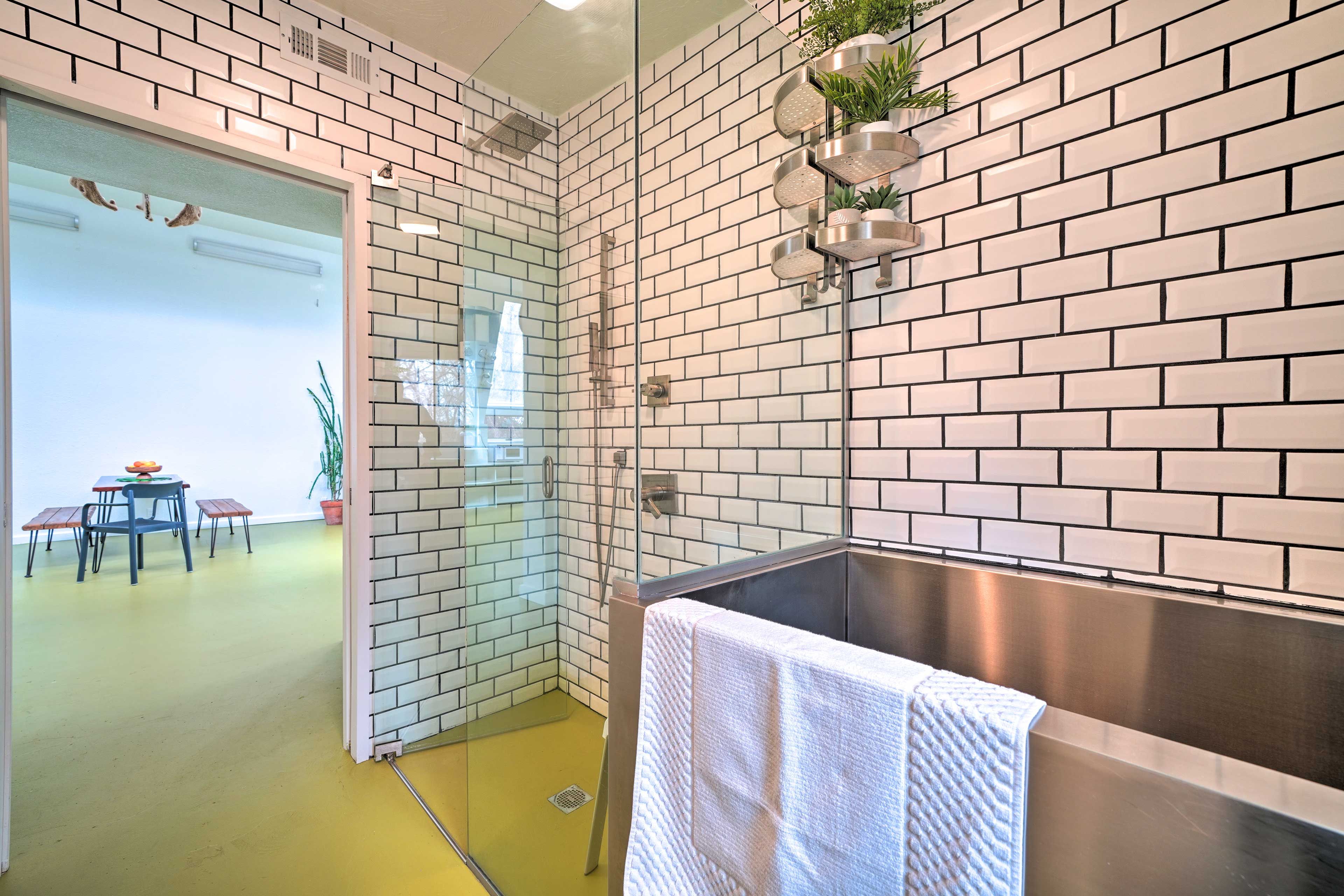 Full Bathroom | Japanese Soaking Tub | Epsom Salts Available