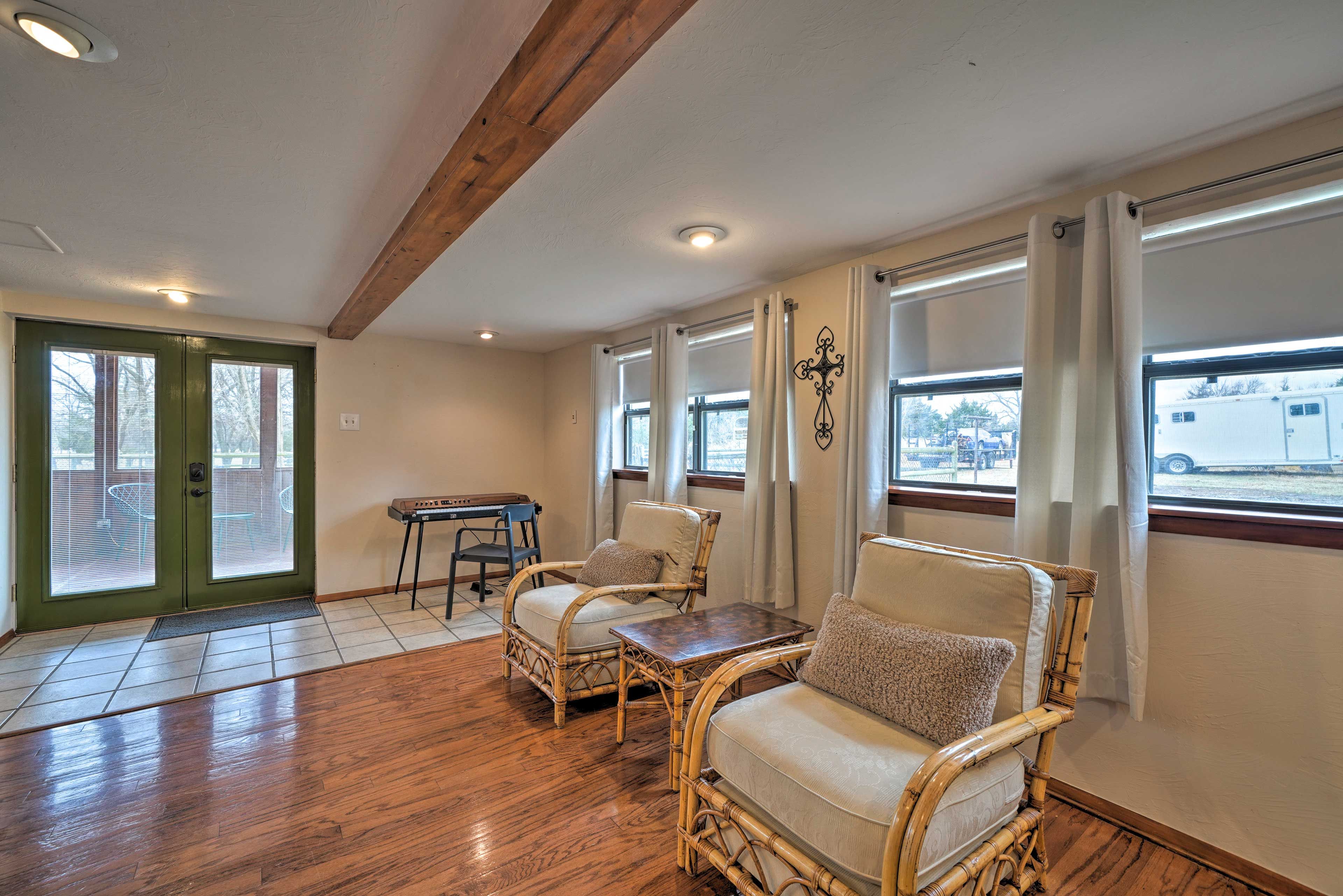 Living Room | Access to Screened-In Porch