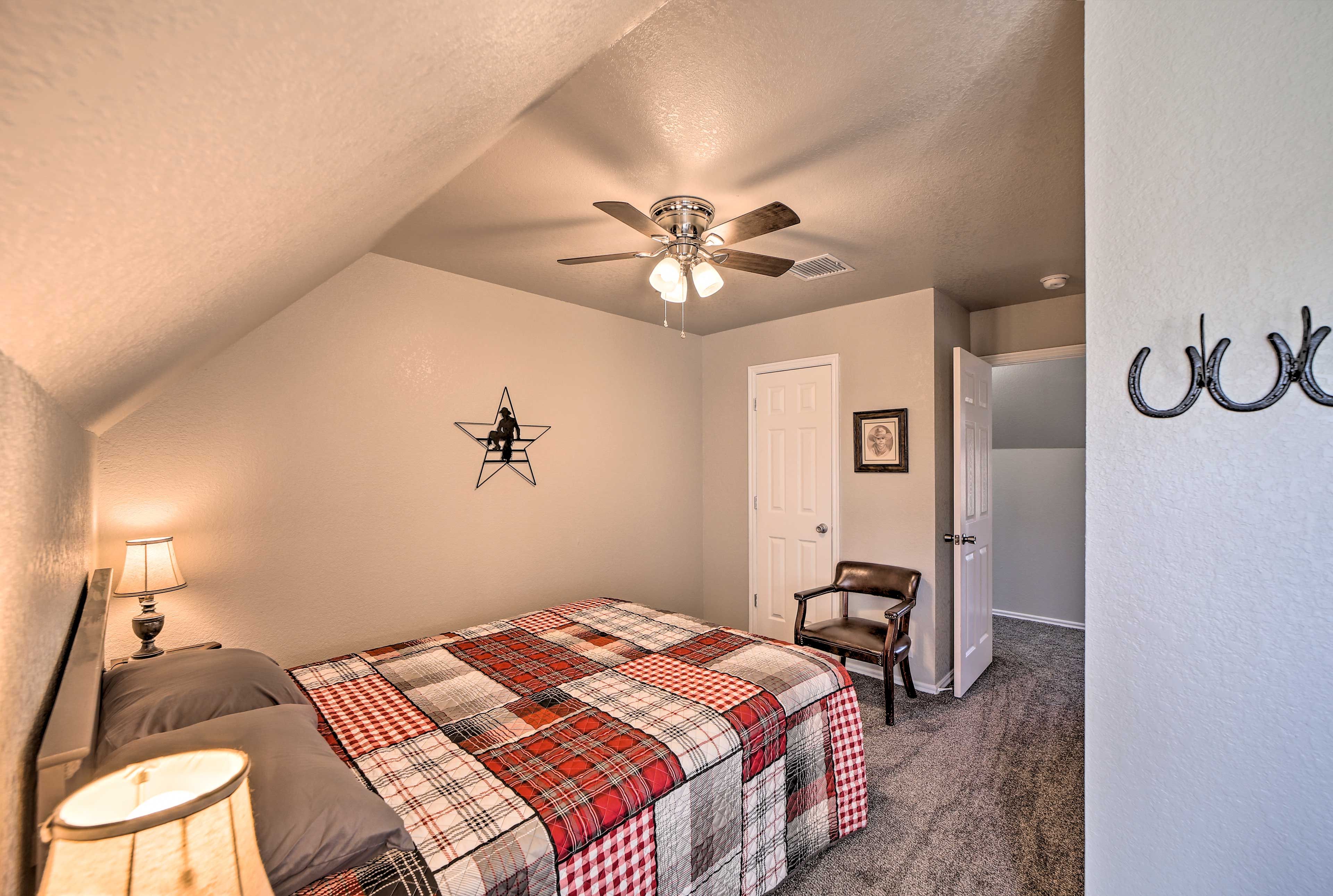 Bedroom 2 | Queen Bed | 2nd Floor