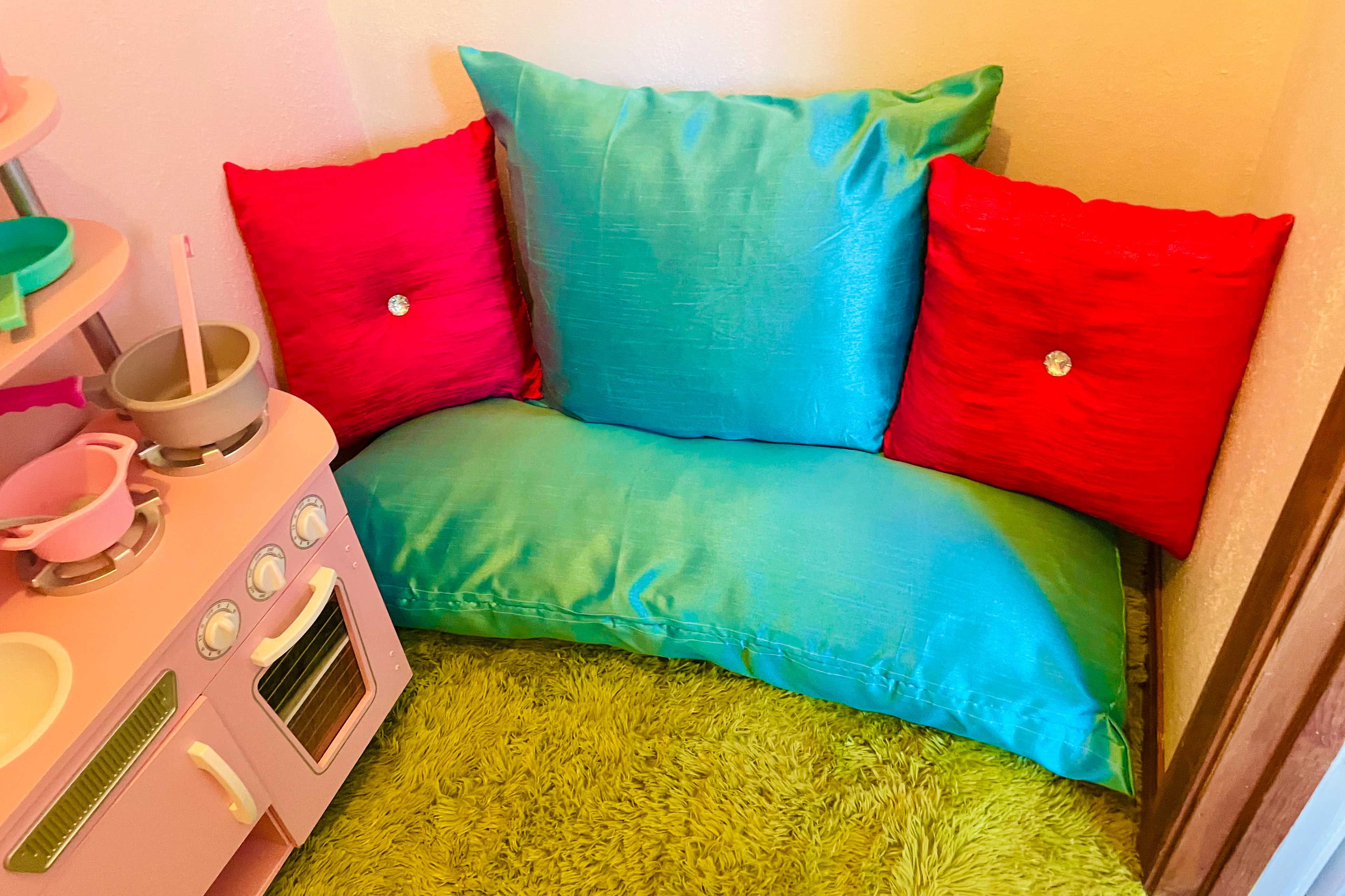 Bedroom 3 | Sitting Nook