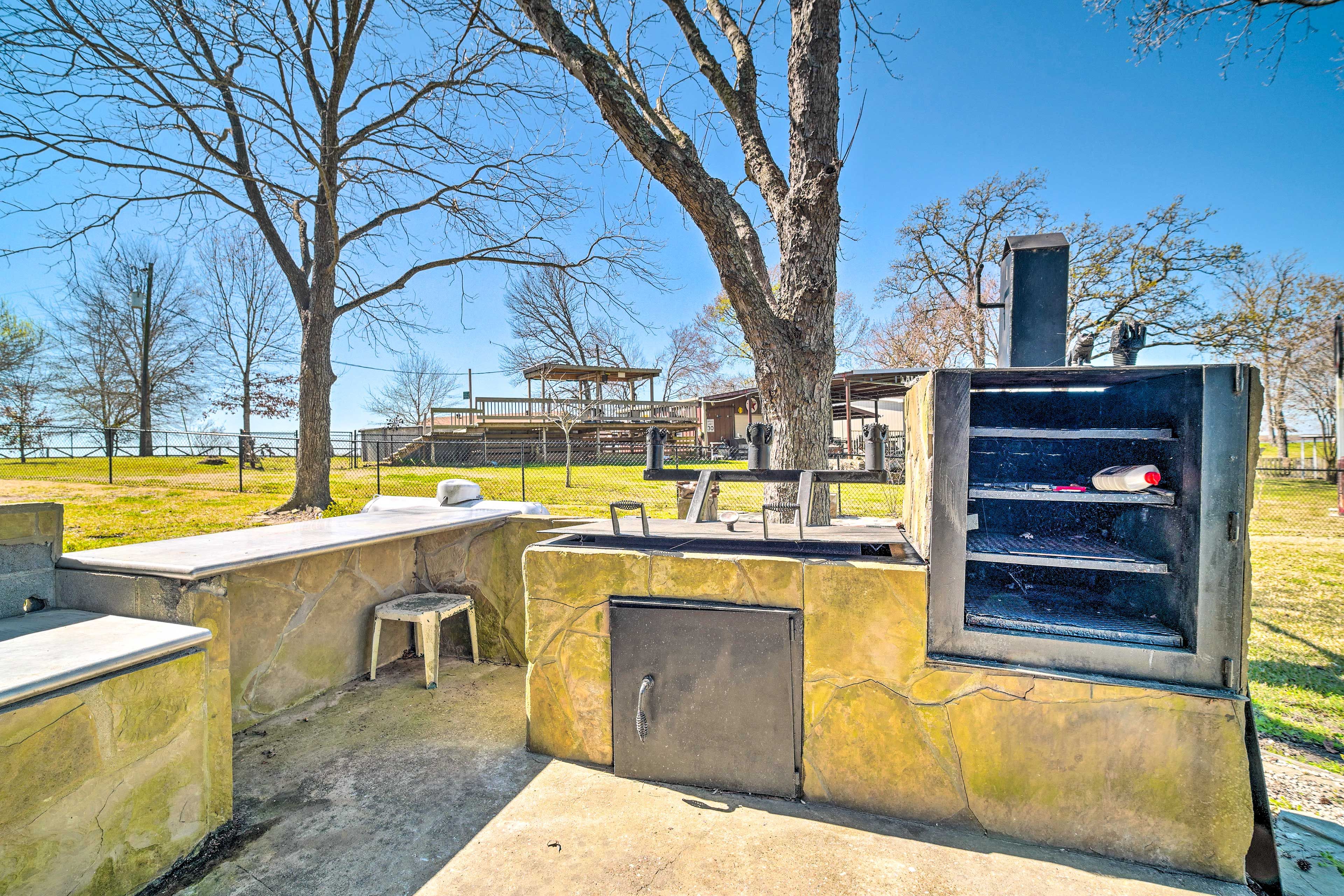 Outdoor Kitchen