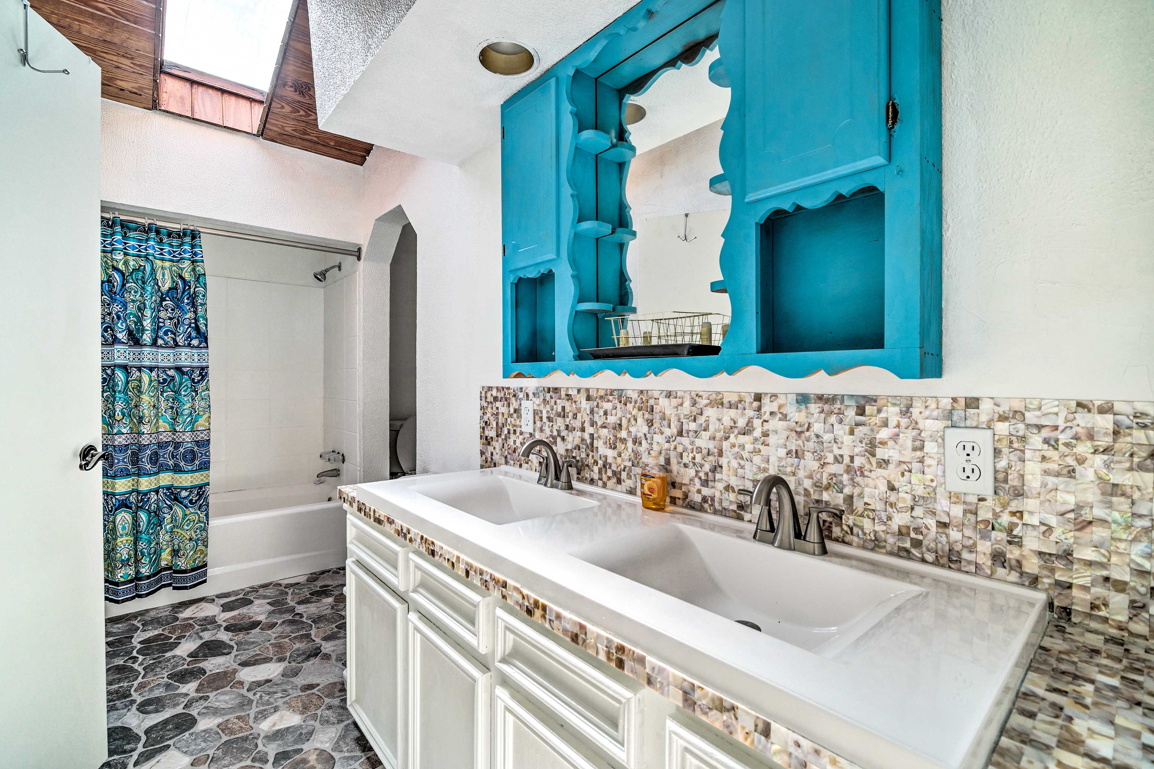 Full Bathroom | Hair Dryer