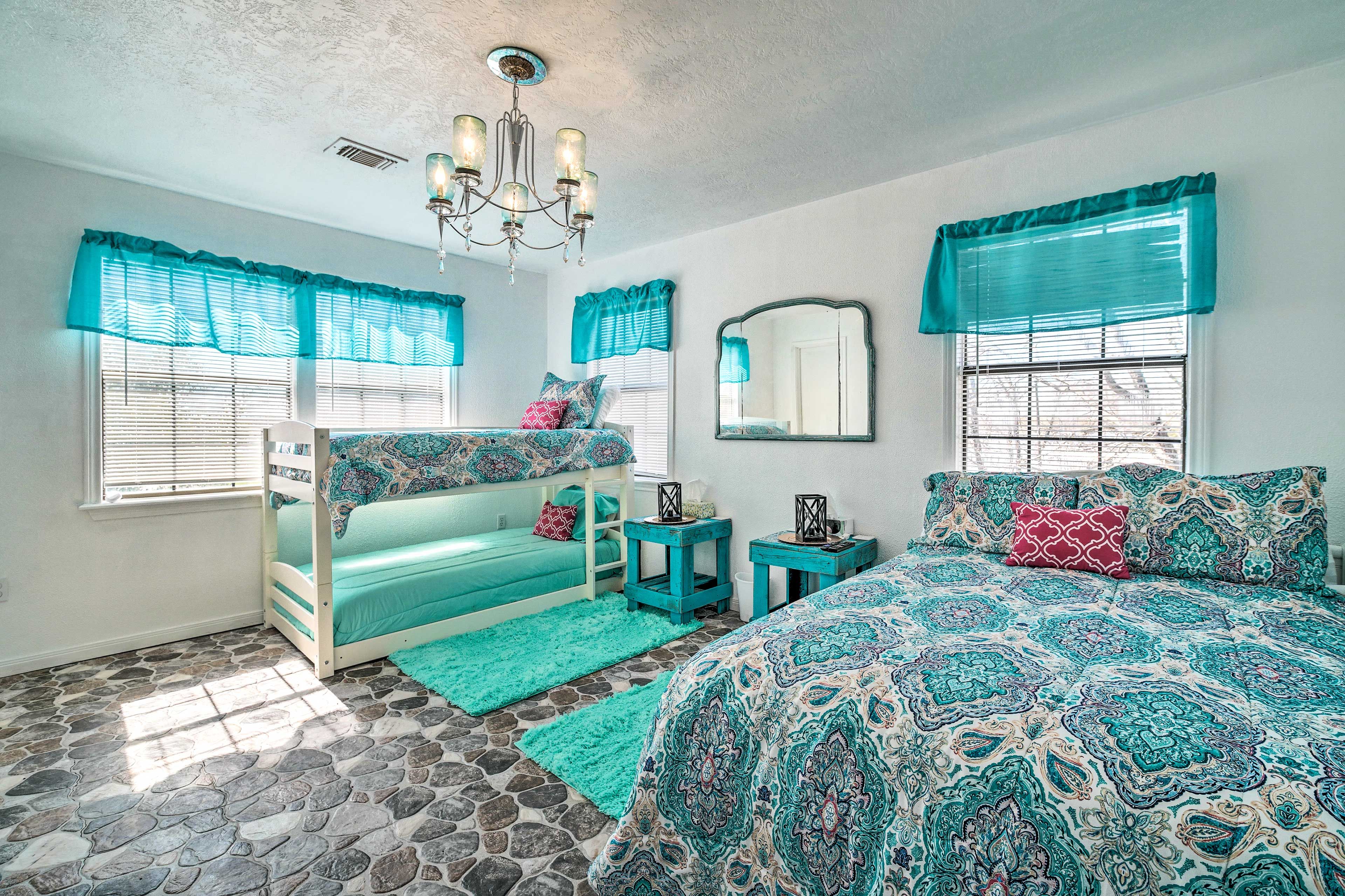 Bedroom 2 | Queen Bed | Twin Bunk Bed