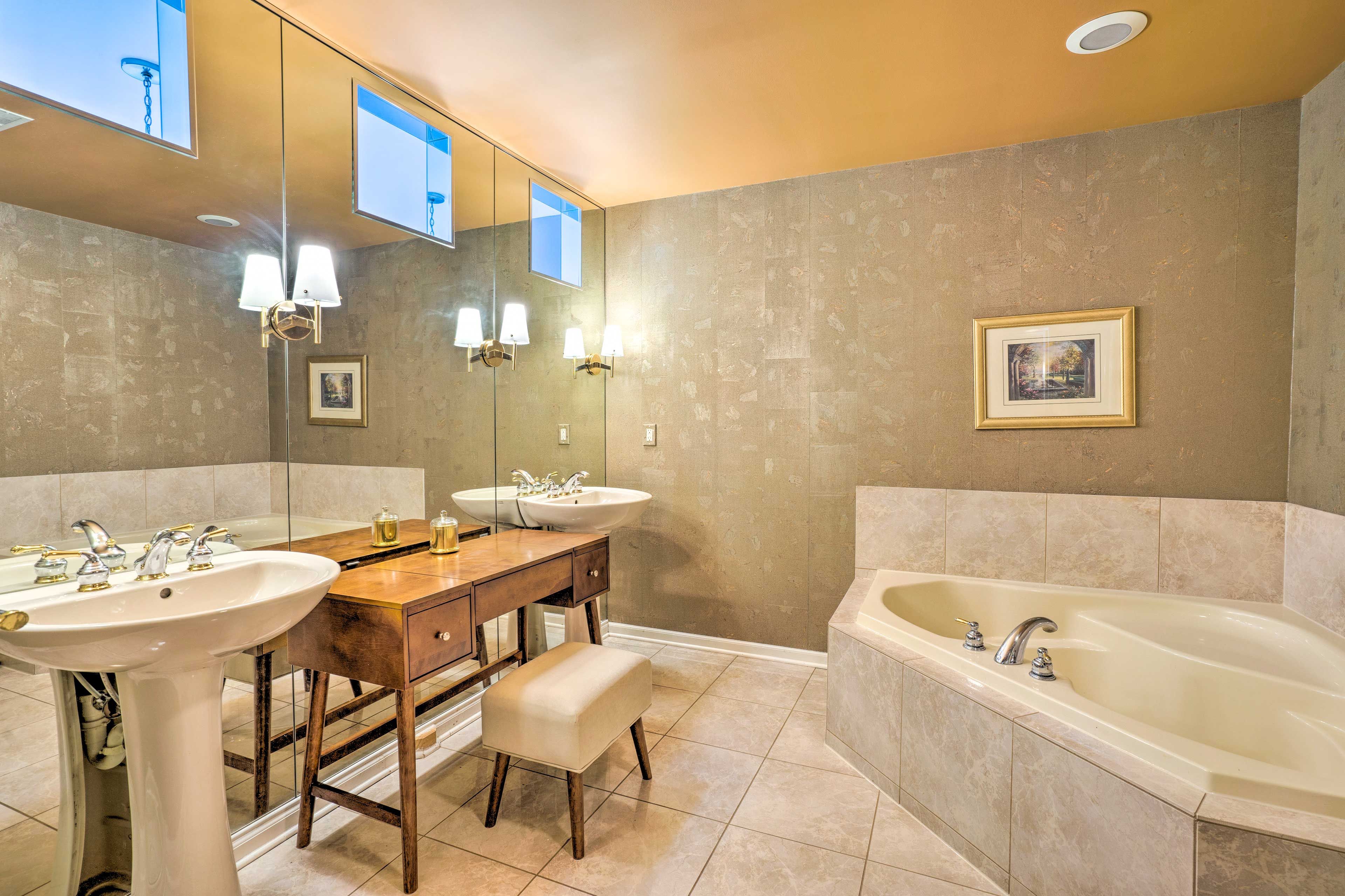 Full En-Suite Bathroom