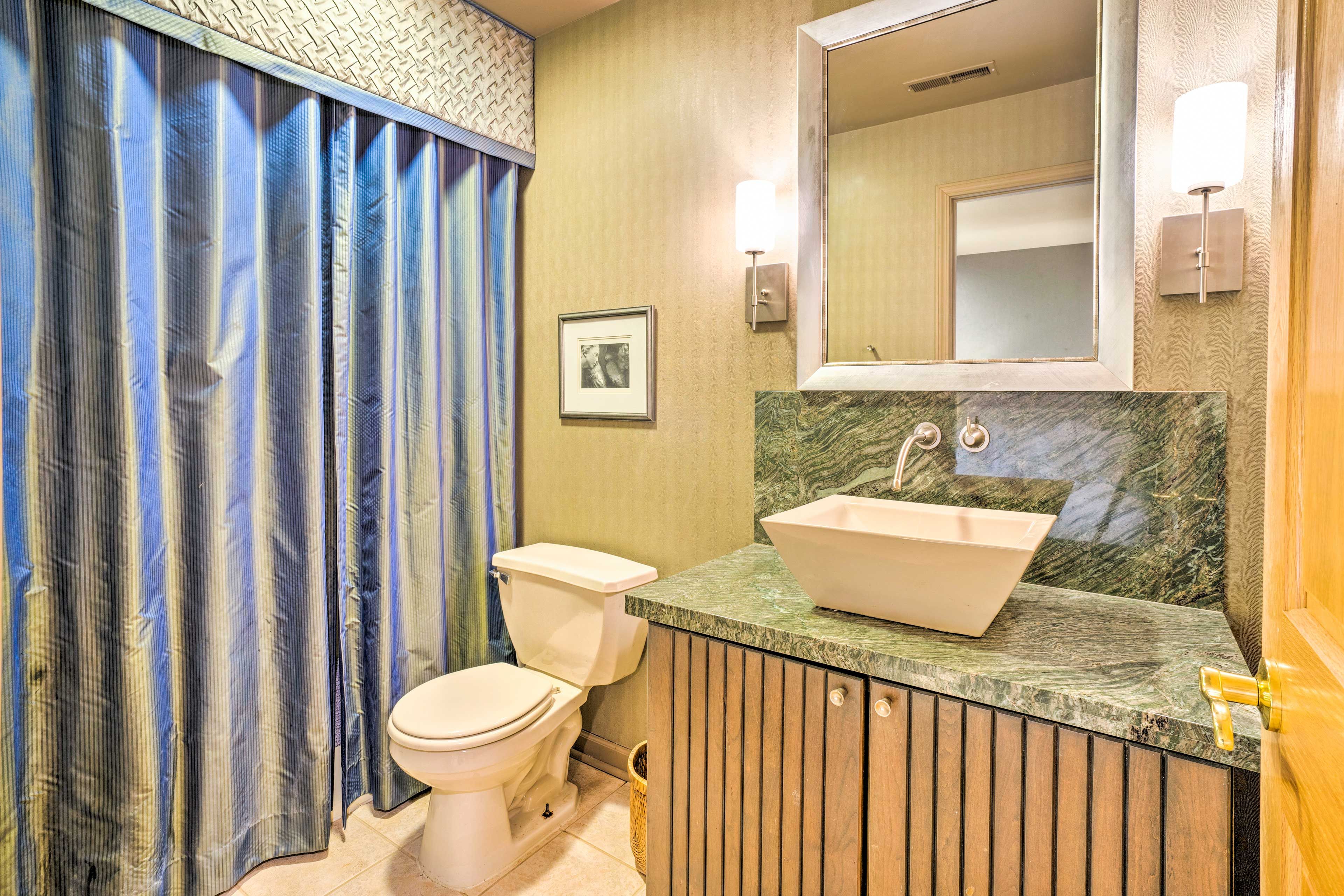 Full En-Suite Bathroom