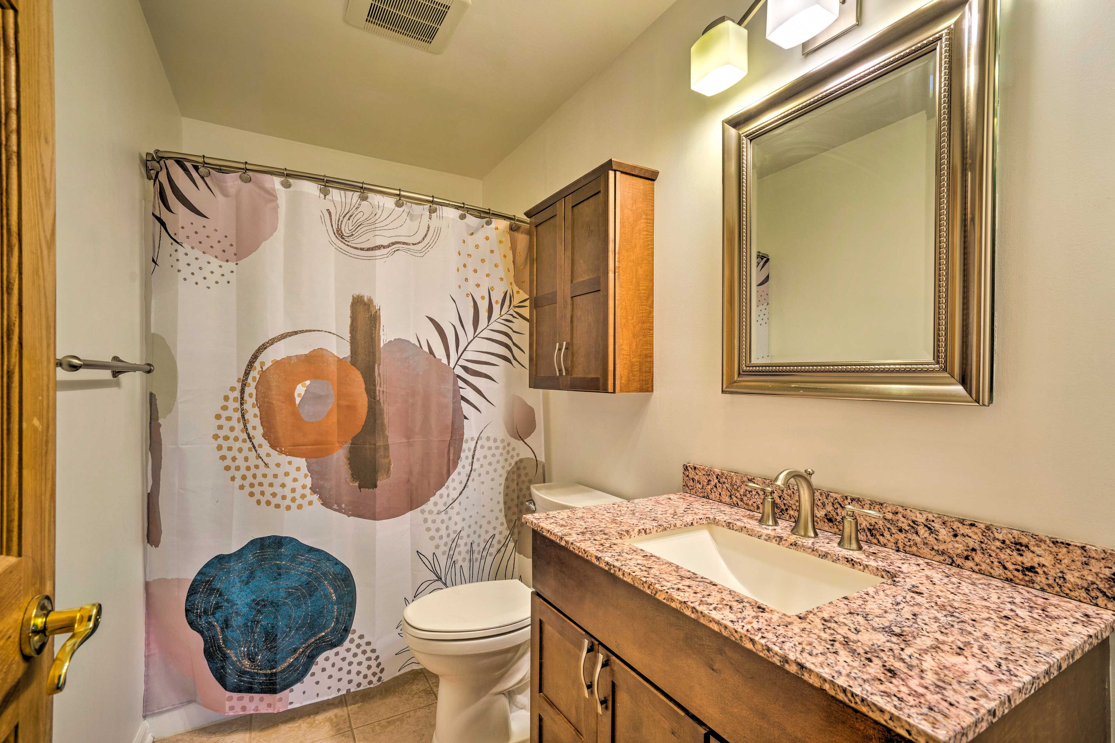Full Bathroom | 1st Floor