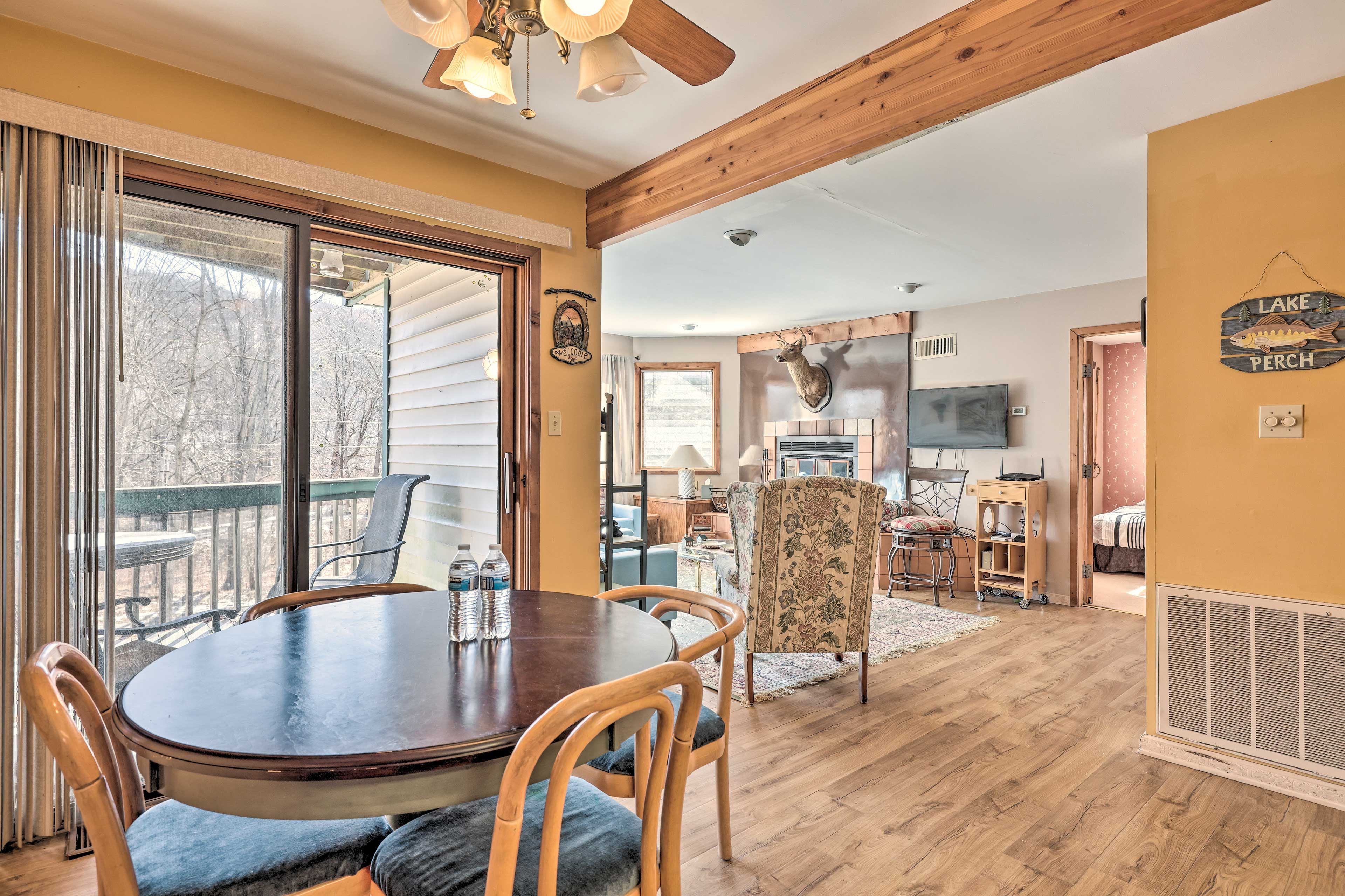 Dining Area | Dishware & Flatware