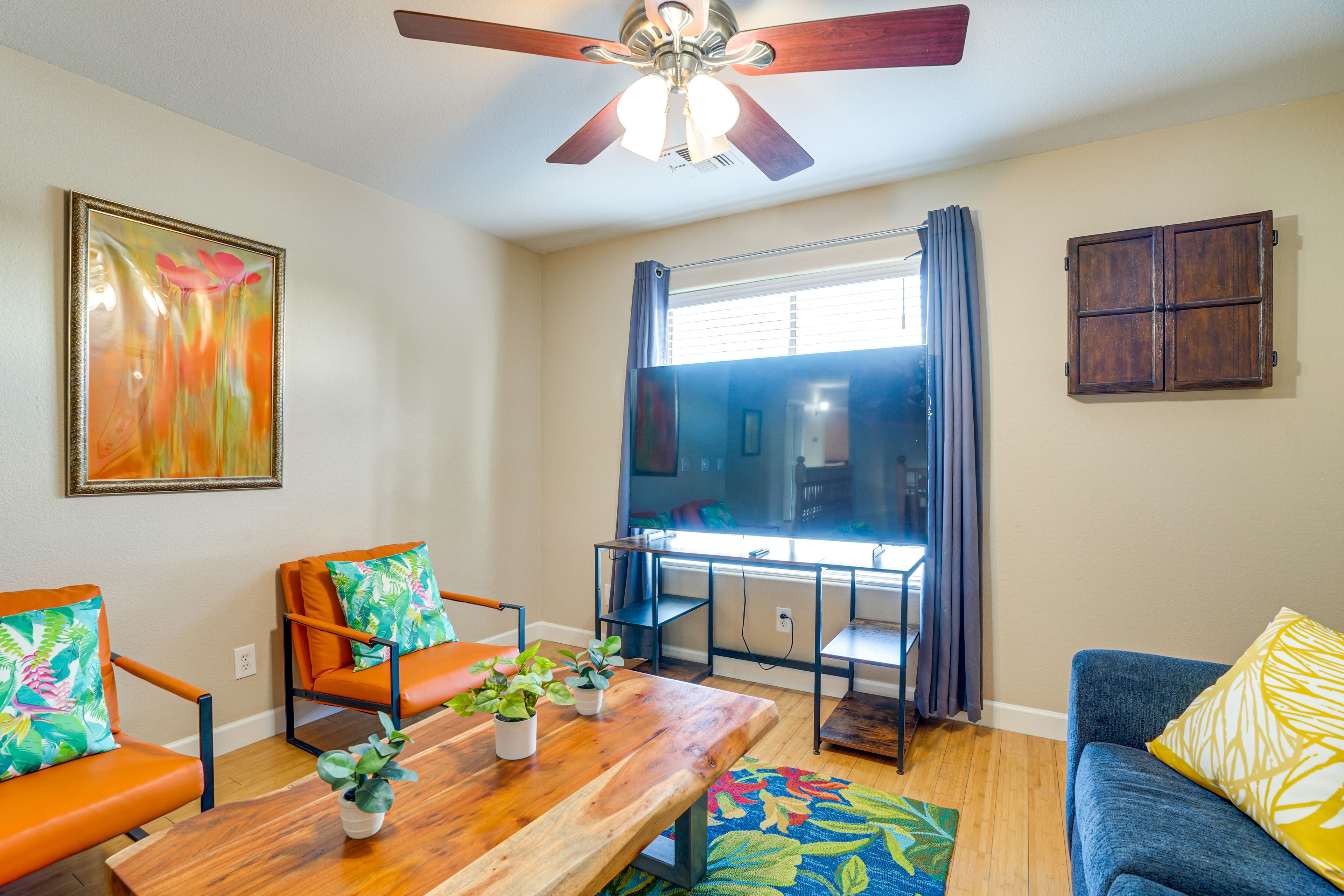 Family Room | Smart TV