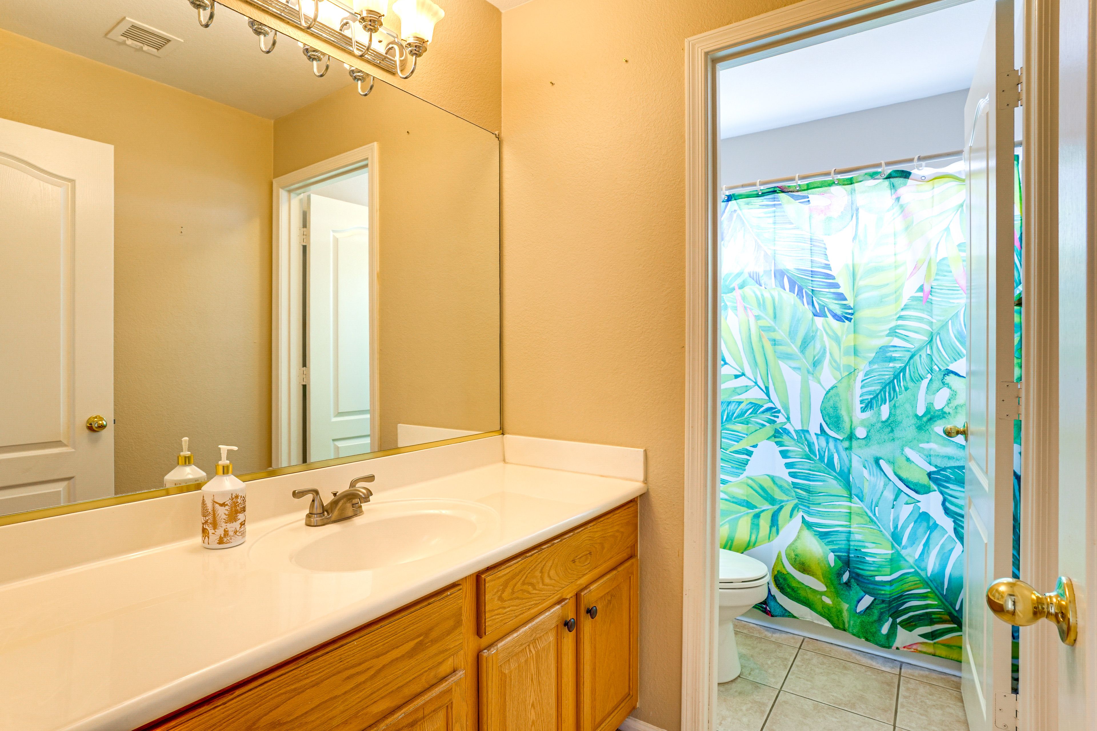 Full Bathroom