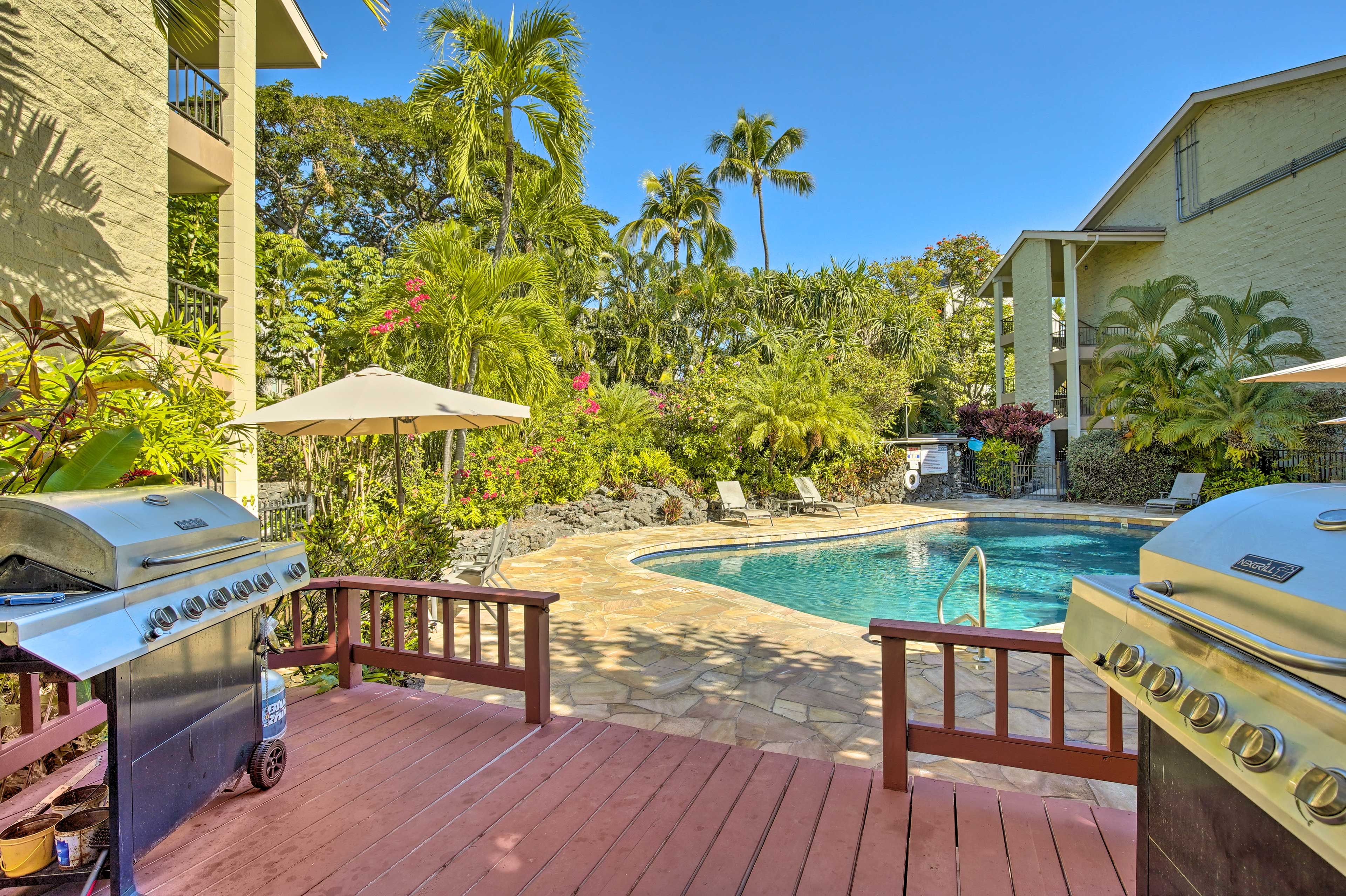 Community Pool | Community Gas Grills