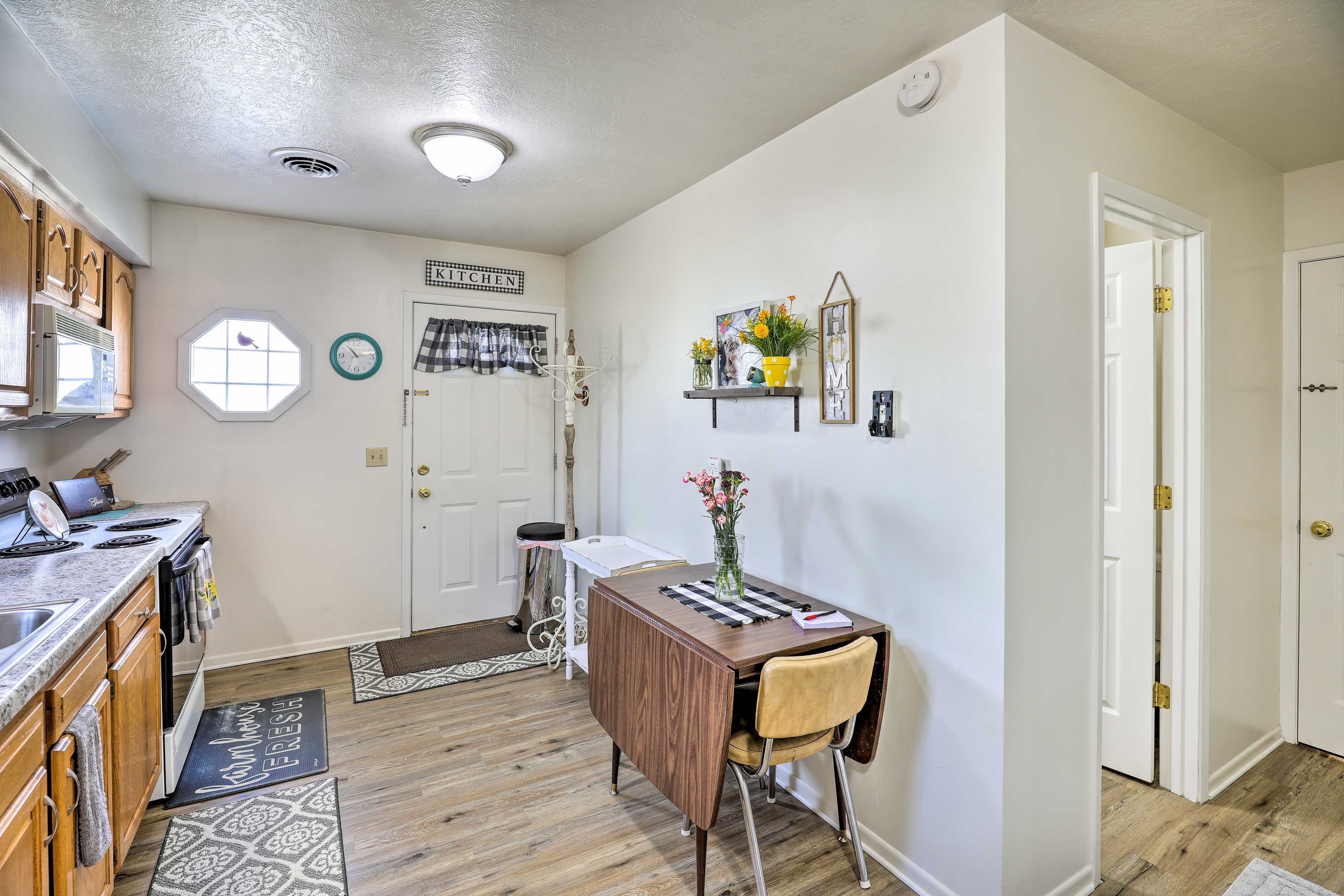 Kitchen | Dining Area