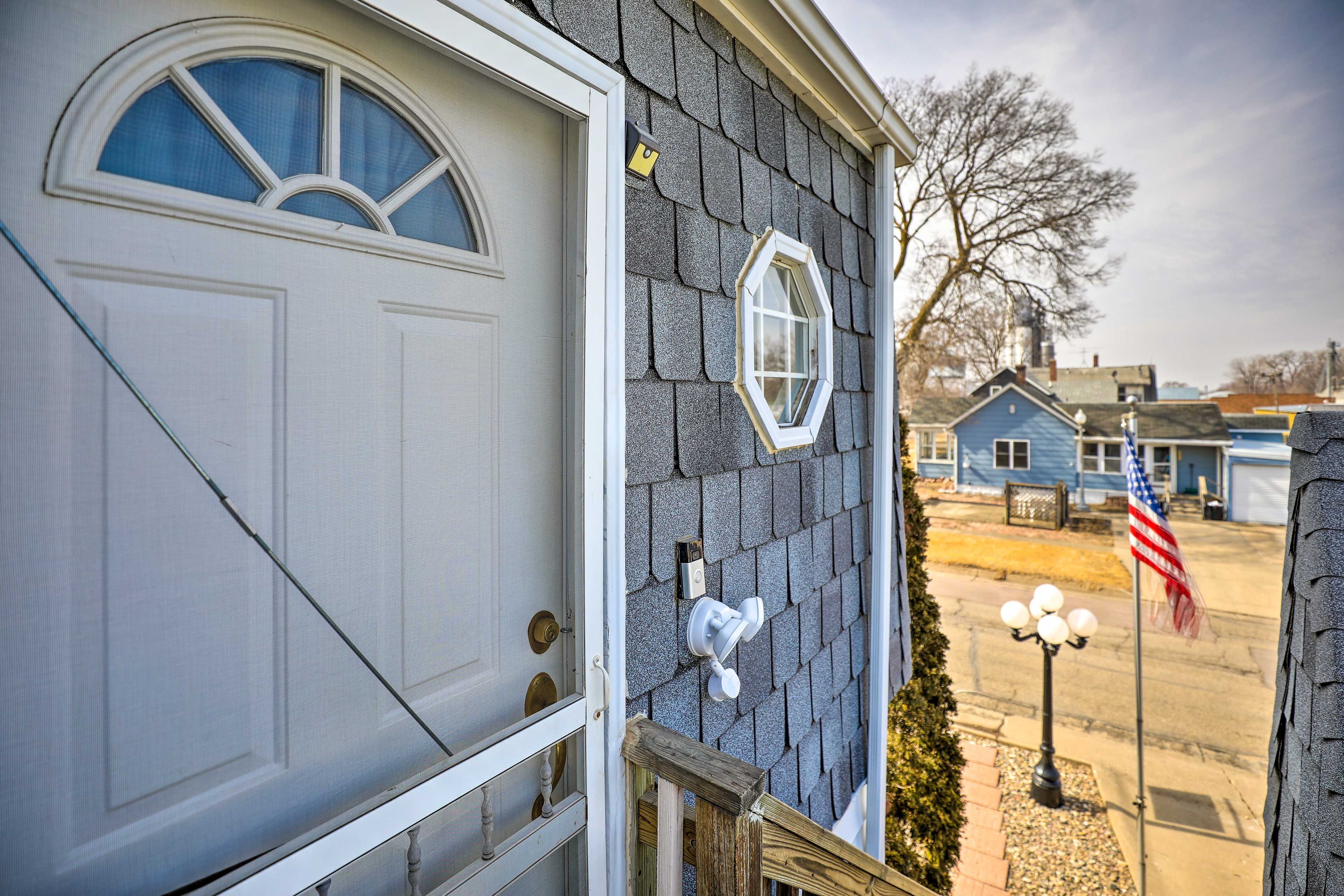 Front Entry | Stairs Required