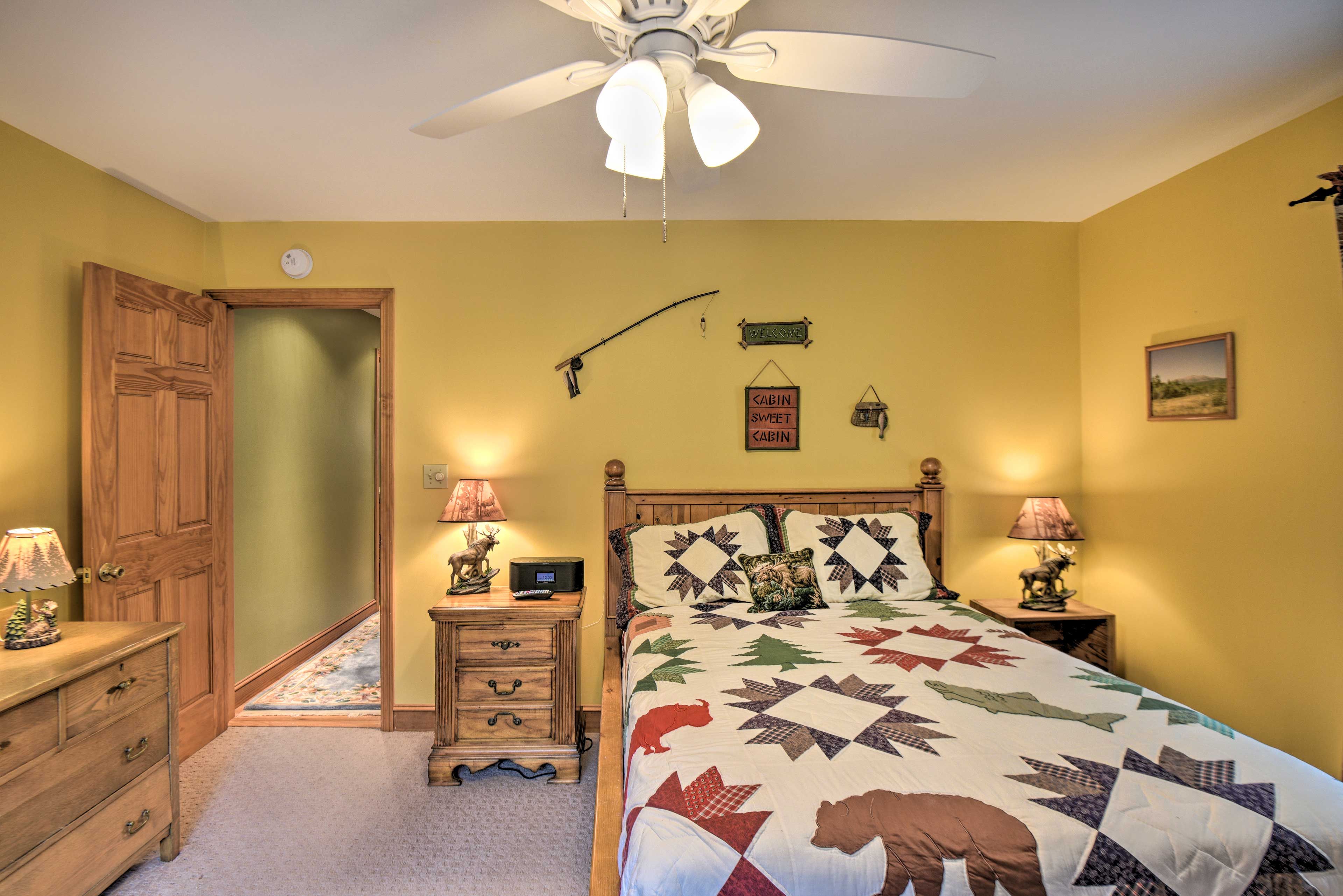 Bedroom 2 | Full Bed | Smart TV w/ Cable