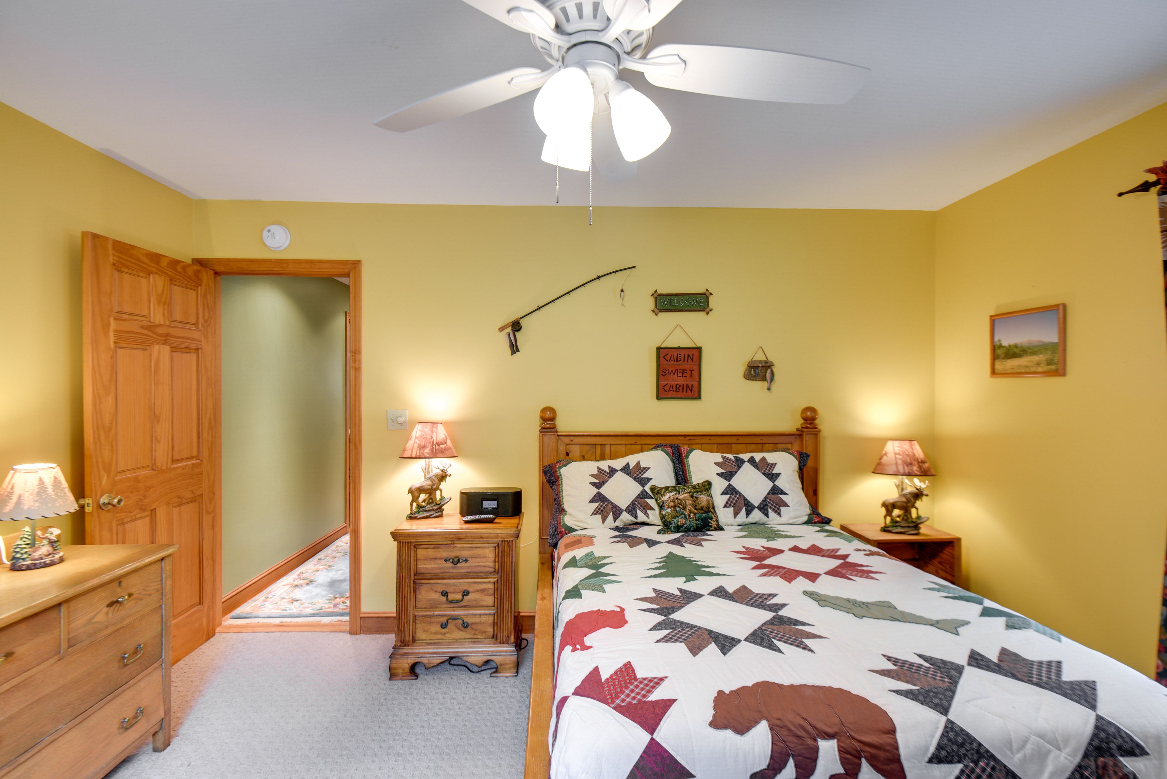 Bedroom 2 | Full Bed | Smart TV w/ Cable