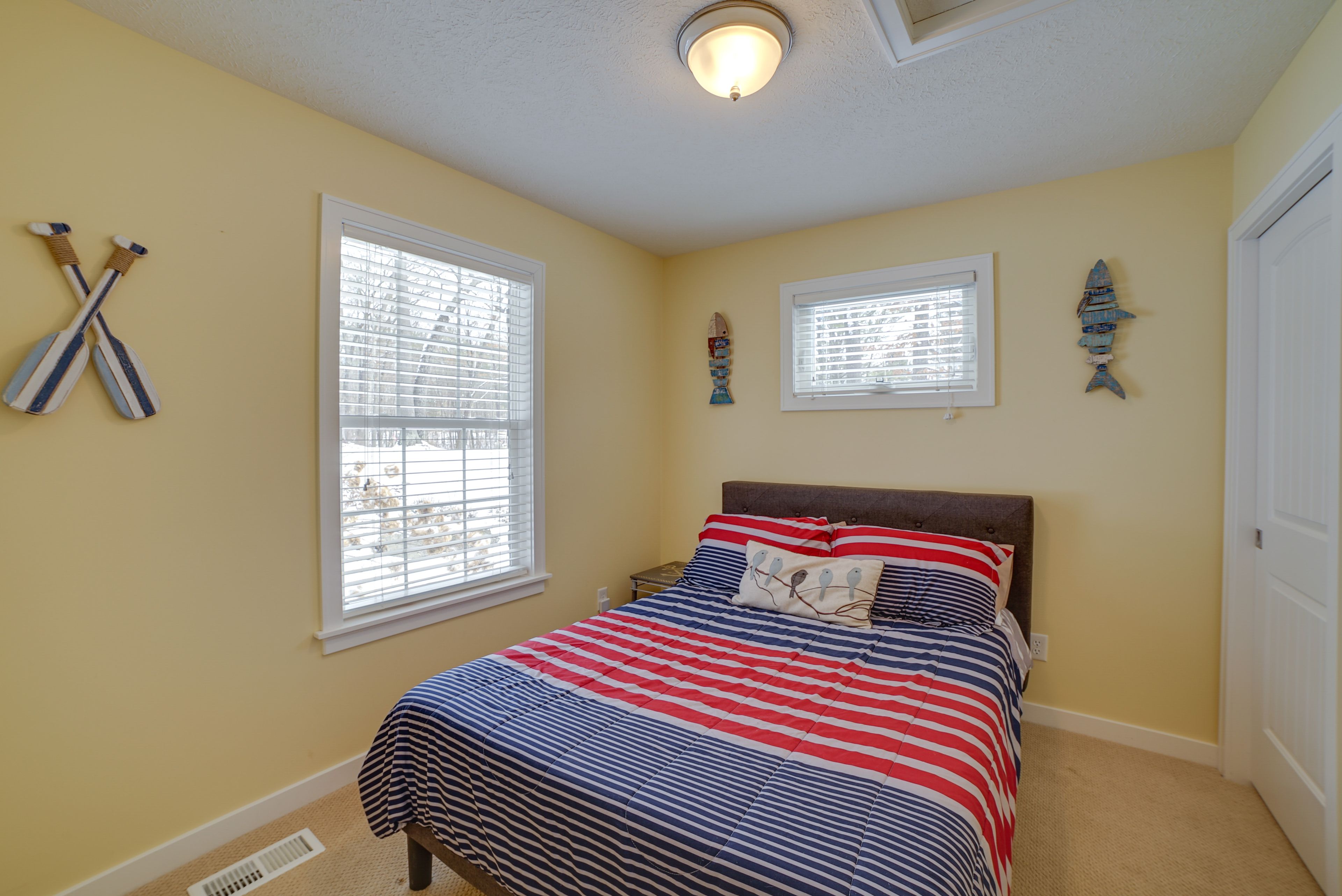 Bedroom 2 | Queen Bed