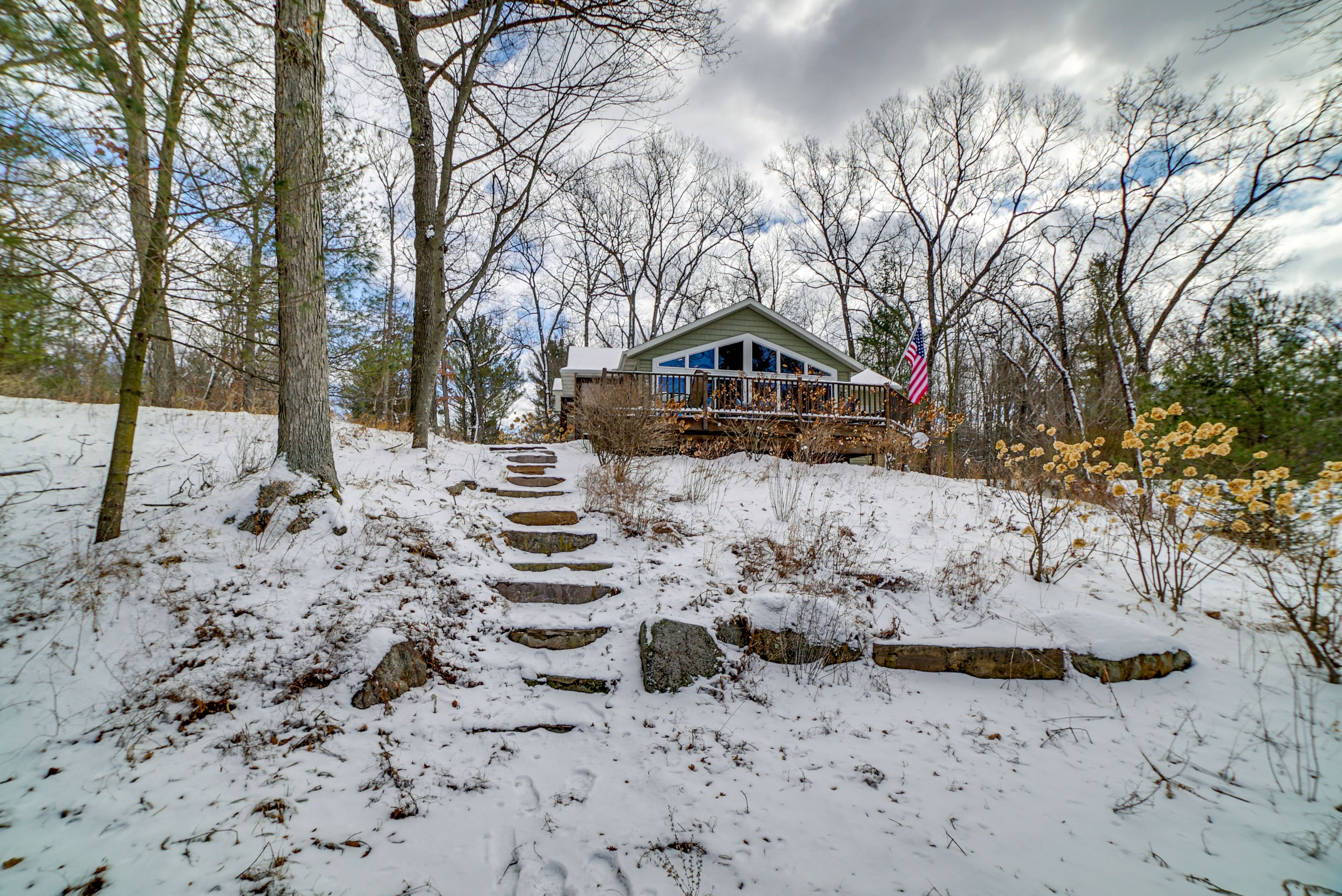 Exterior | Steps to Lake