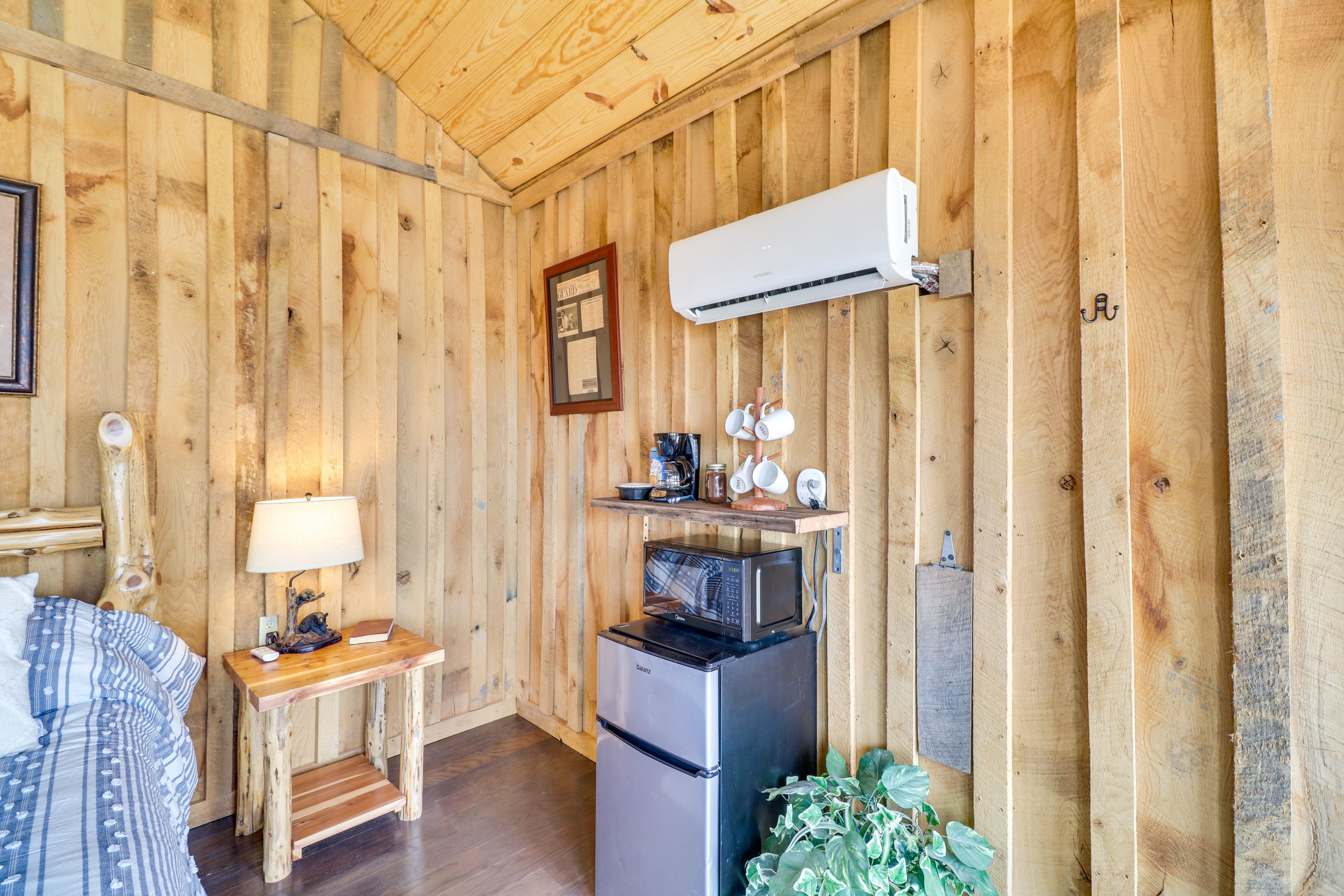 Kitchenette | Well-Equipped