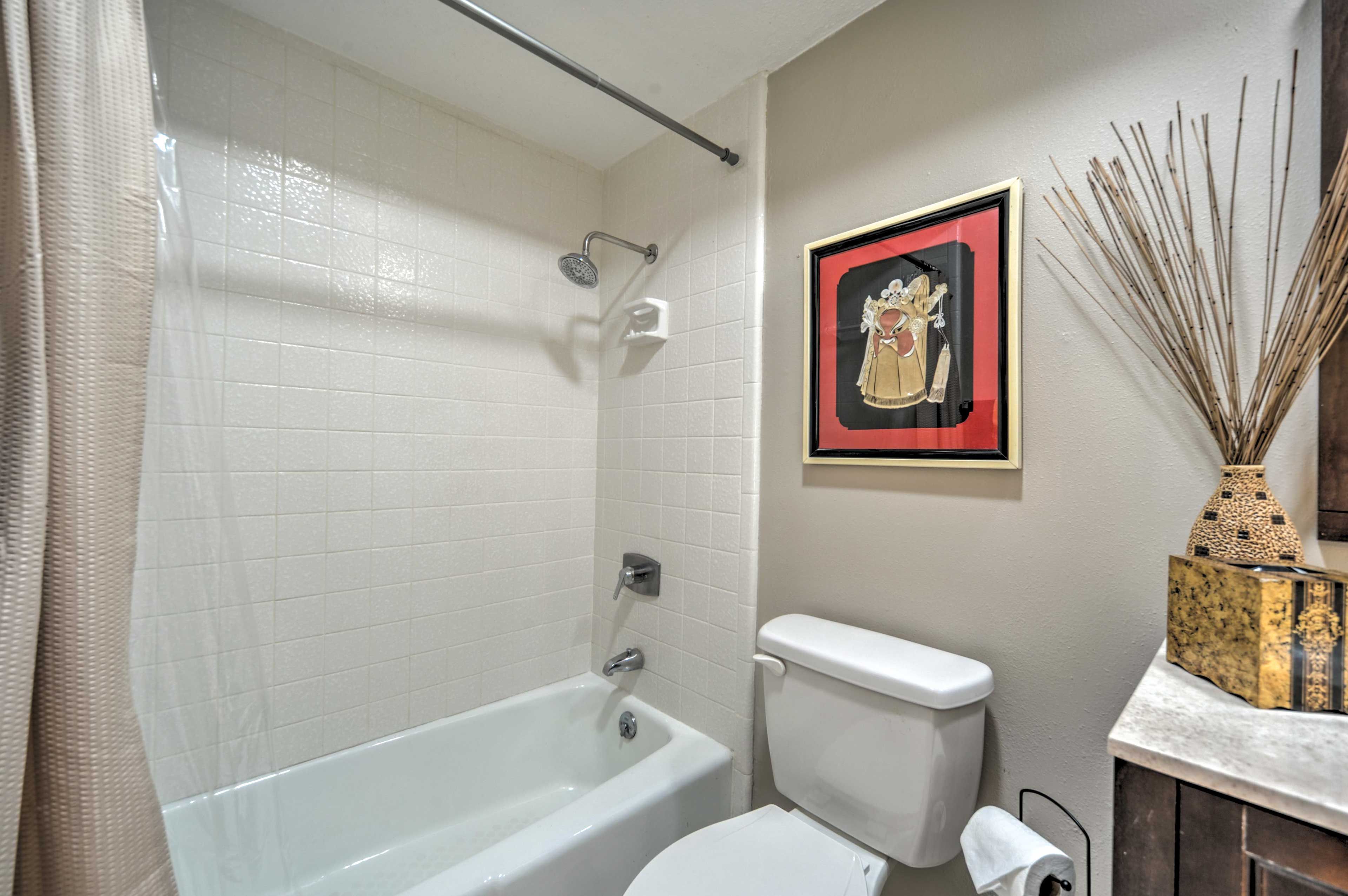 En-Suite Bathroom | Towels Provided