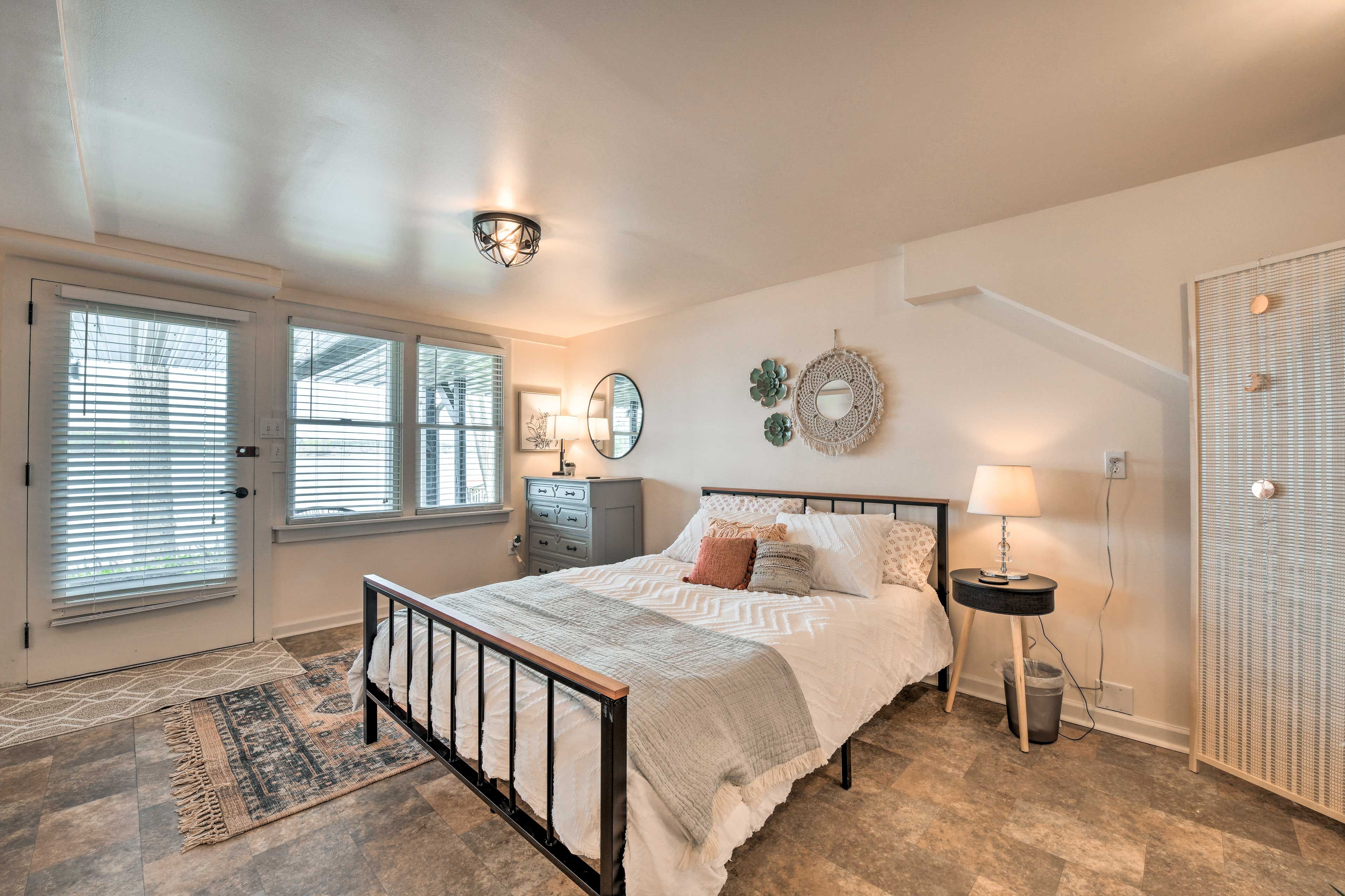 Bedroom 3 (Game Room) | Queen Bed