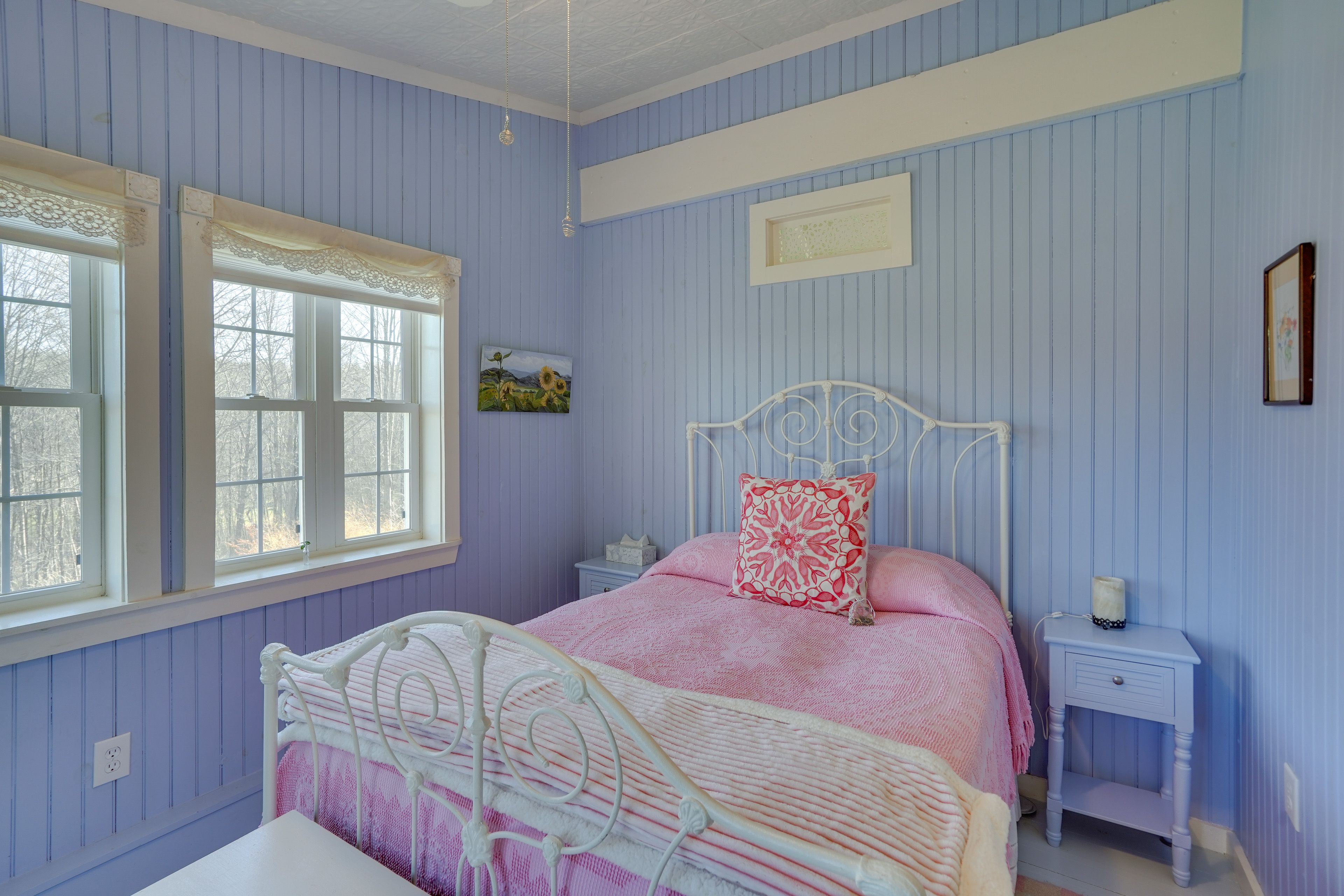 Bedroom | Full Bed
