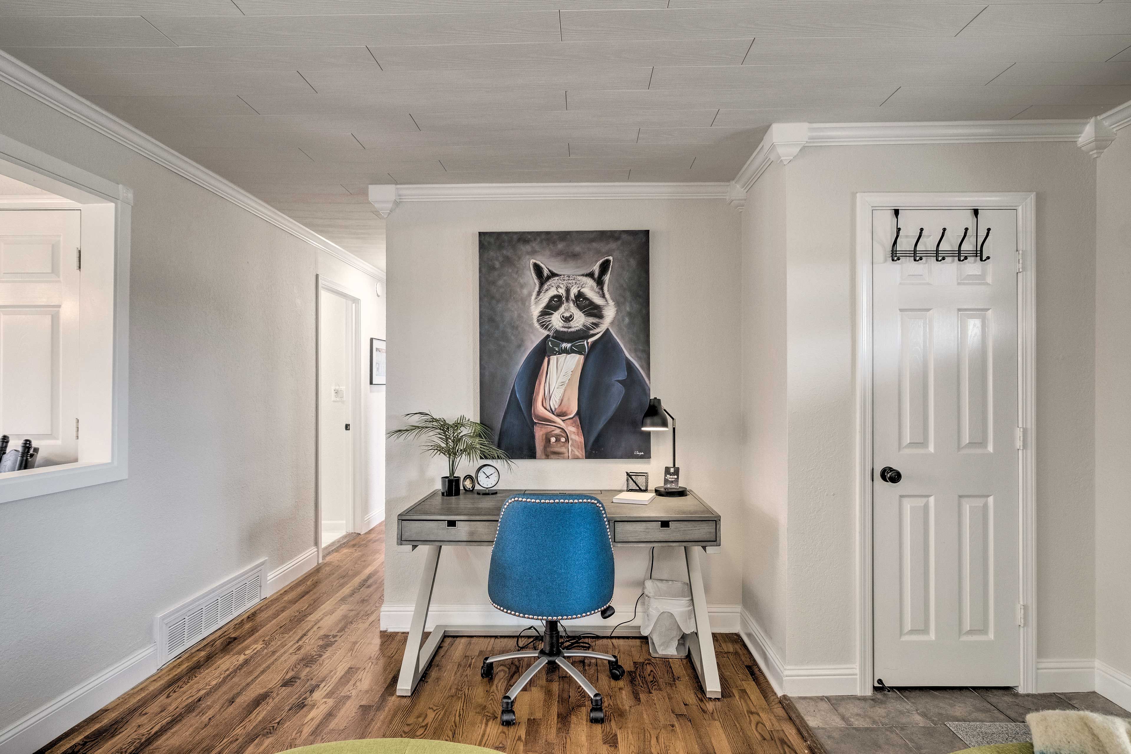 Living Room | Desk