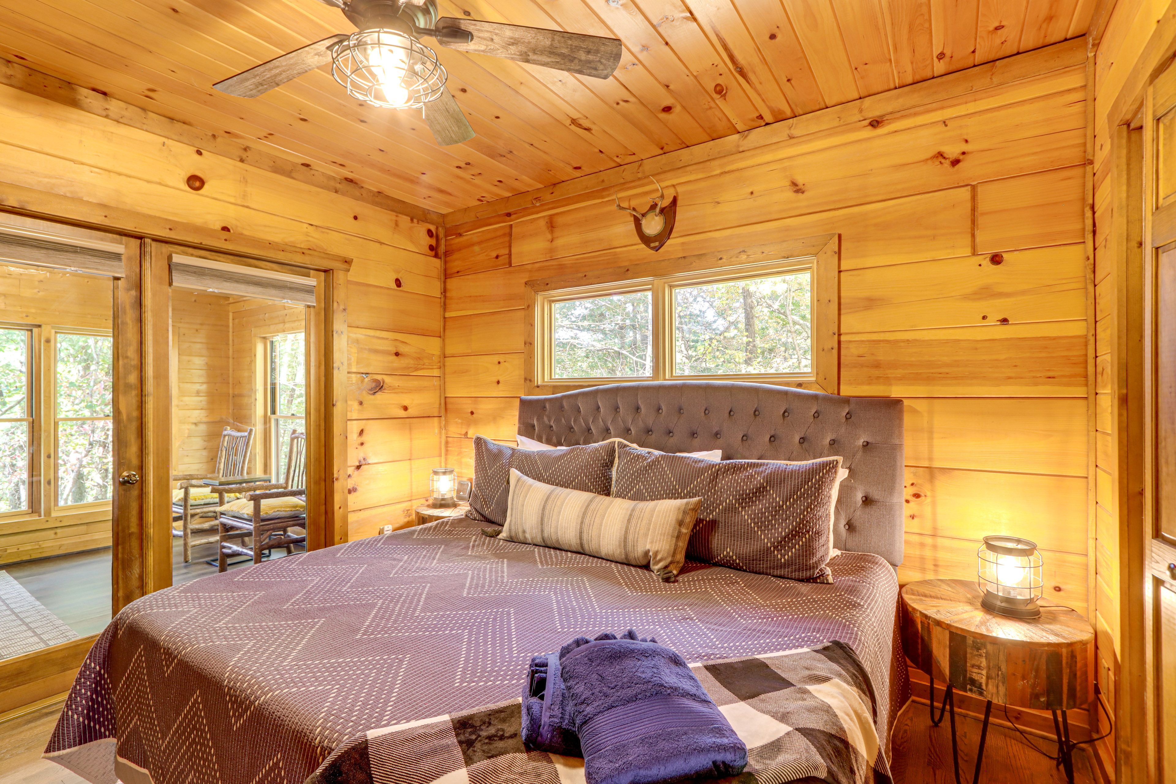 Bedroom 1 | Main Level | King Bed | Linens Provided