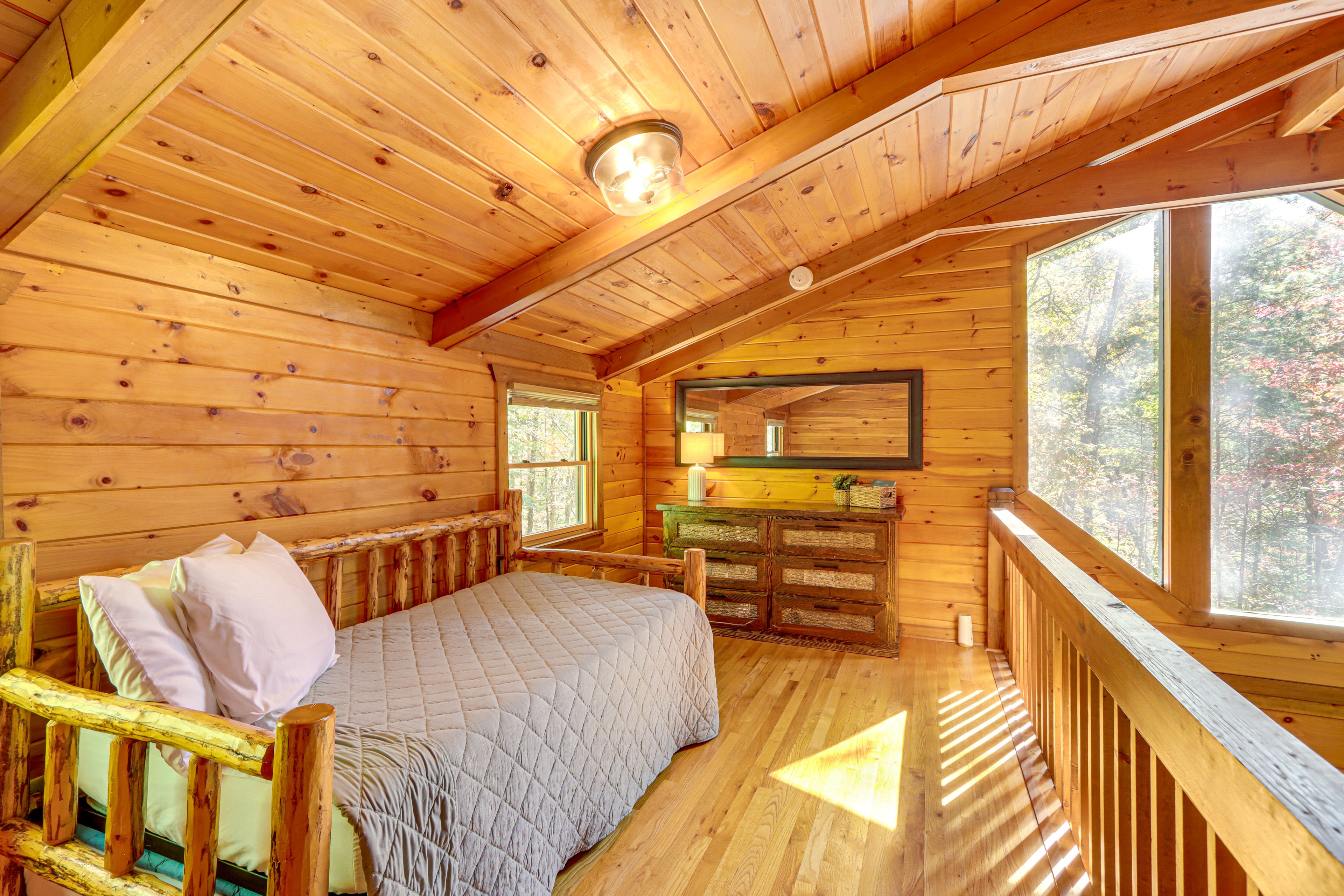 Loft | Upper Level | Twin Daybed w/ Twin Trundle Bed