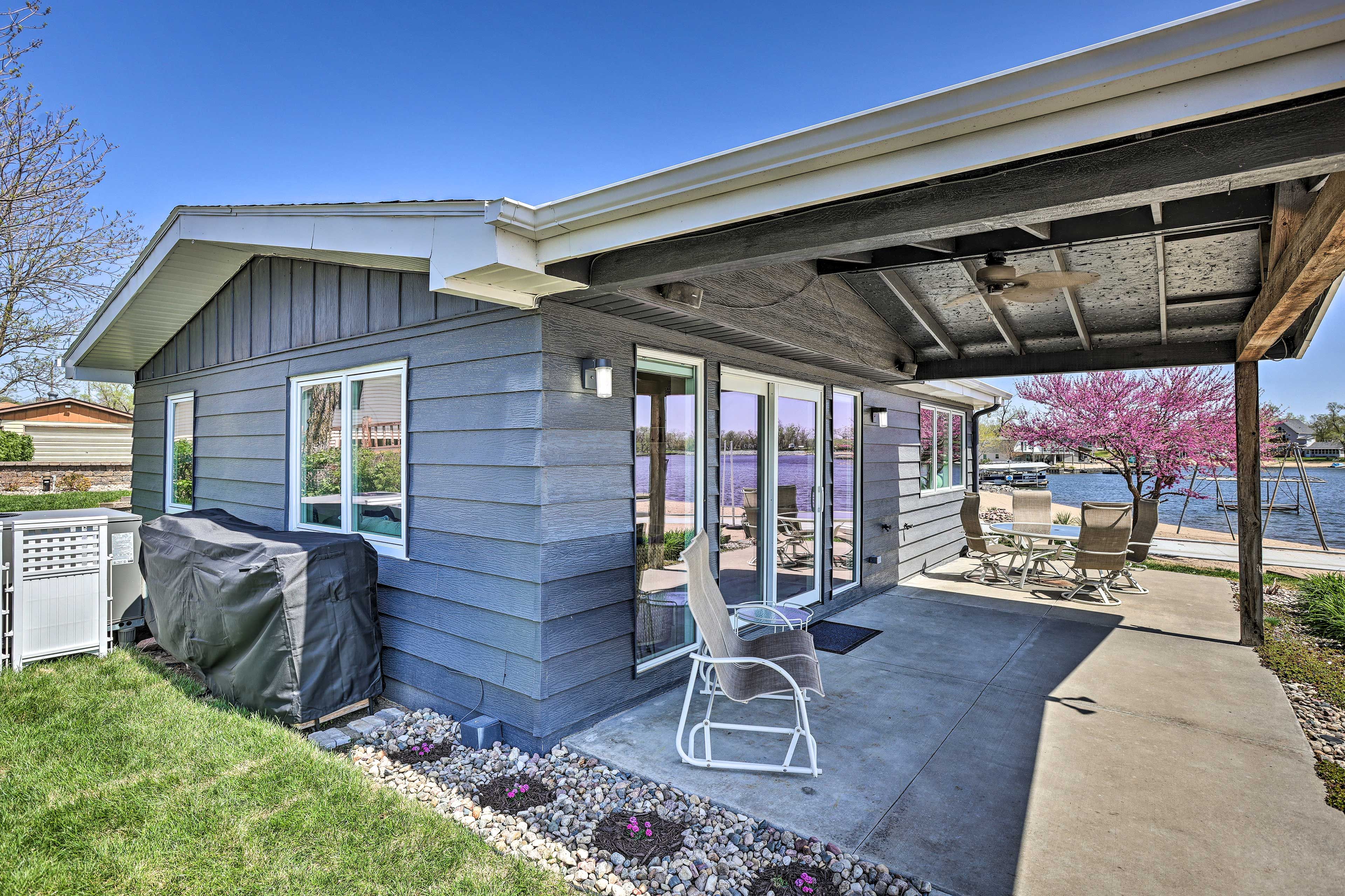 Covered Patio | Outdoor Dining Area