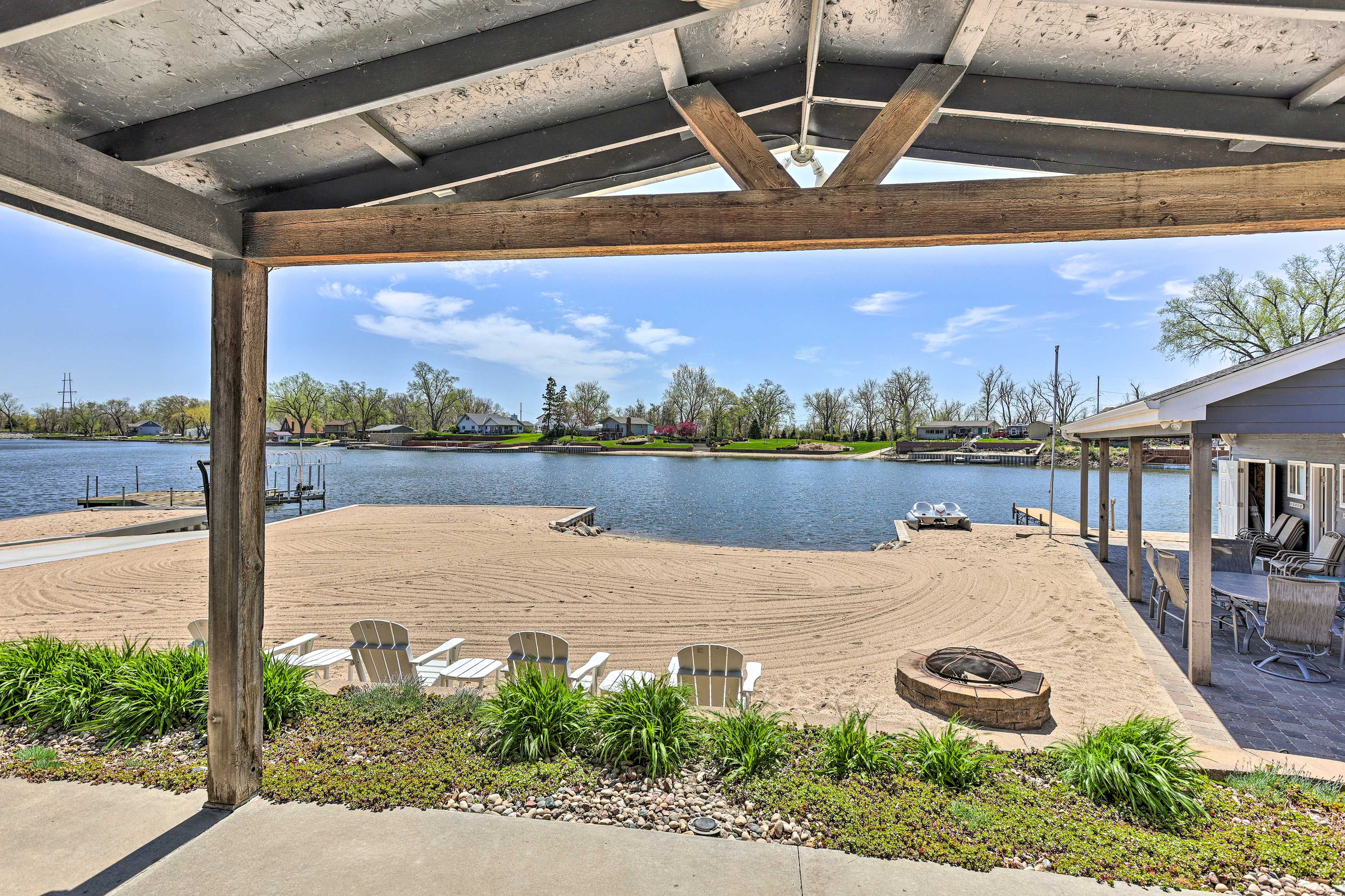 Private Beach | Kayaks | Paddle Boat