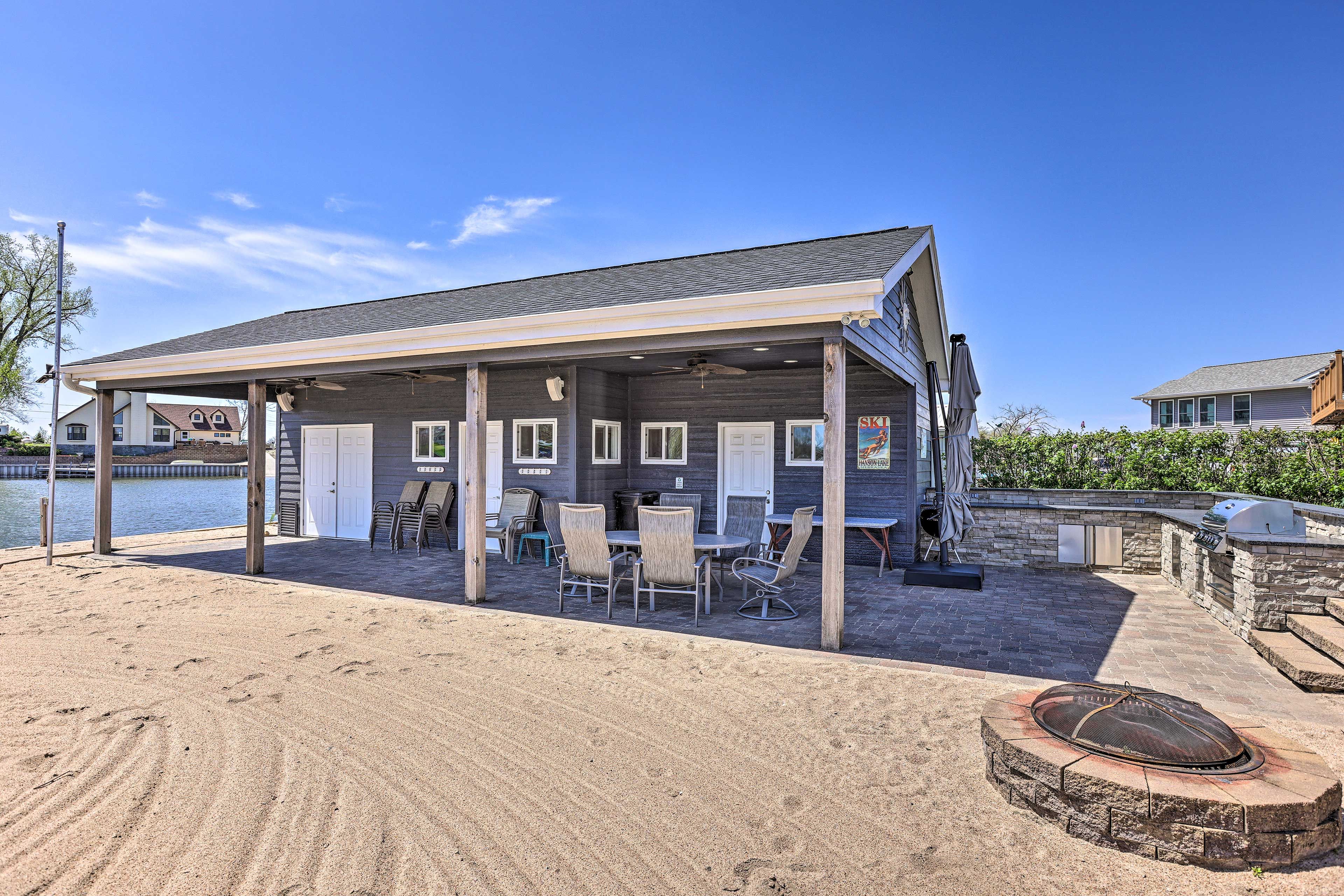 Exterior | Fire Pit