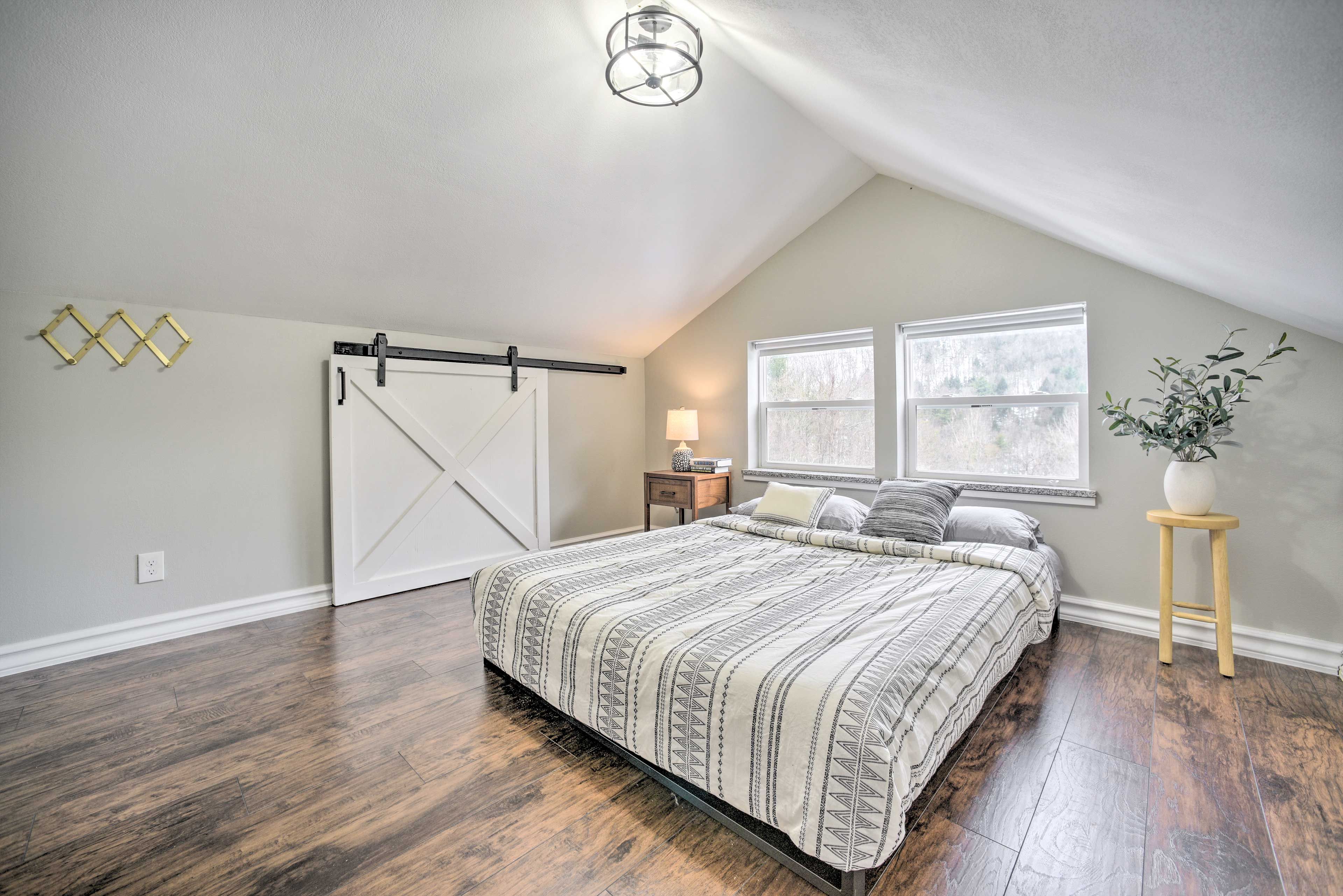 Bedroom 2 | Queen Bed