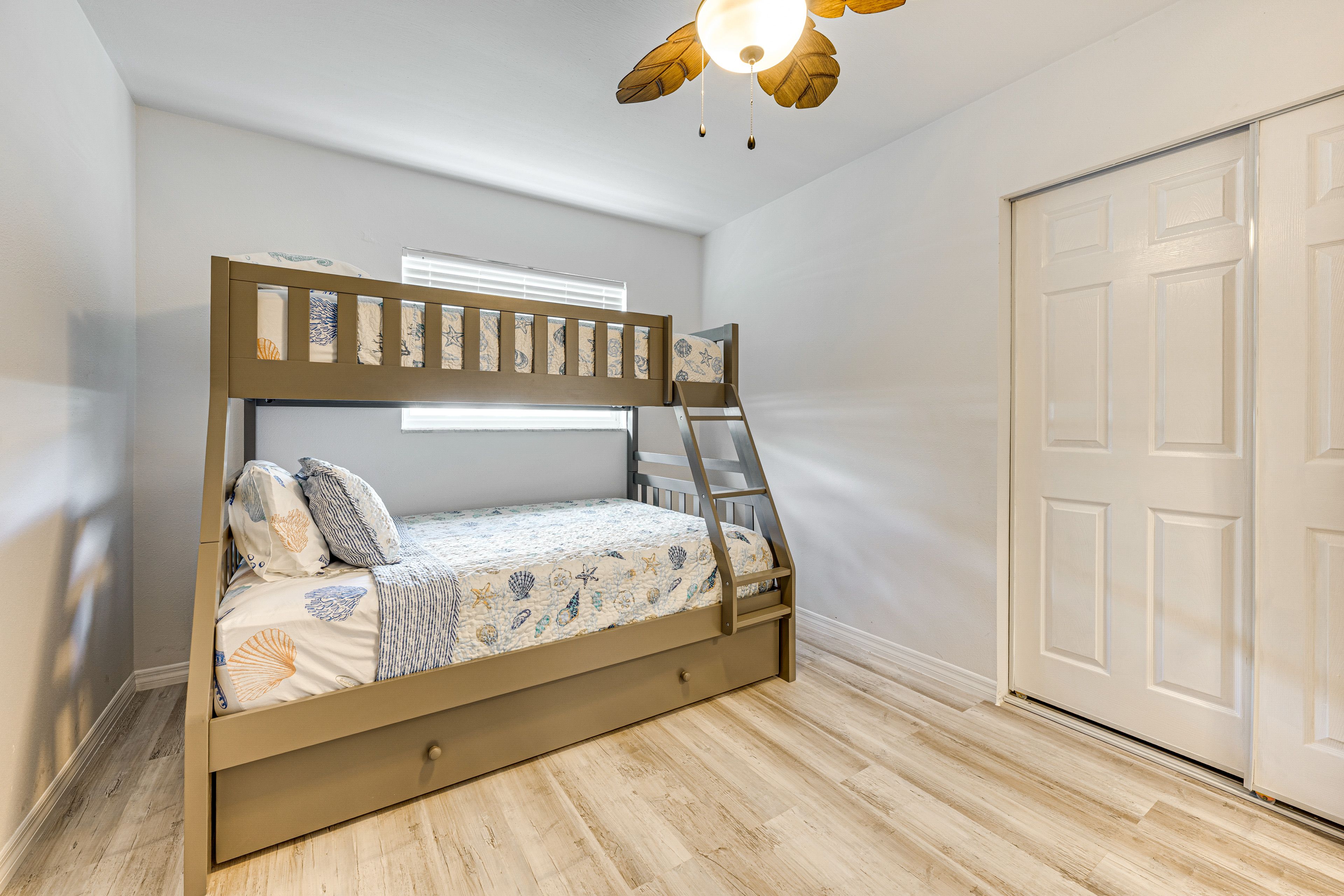 Bedroom 4 | Twin/Full Bunk Bed | Smart TV w/ Cable