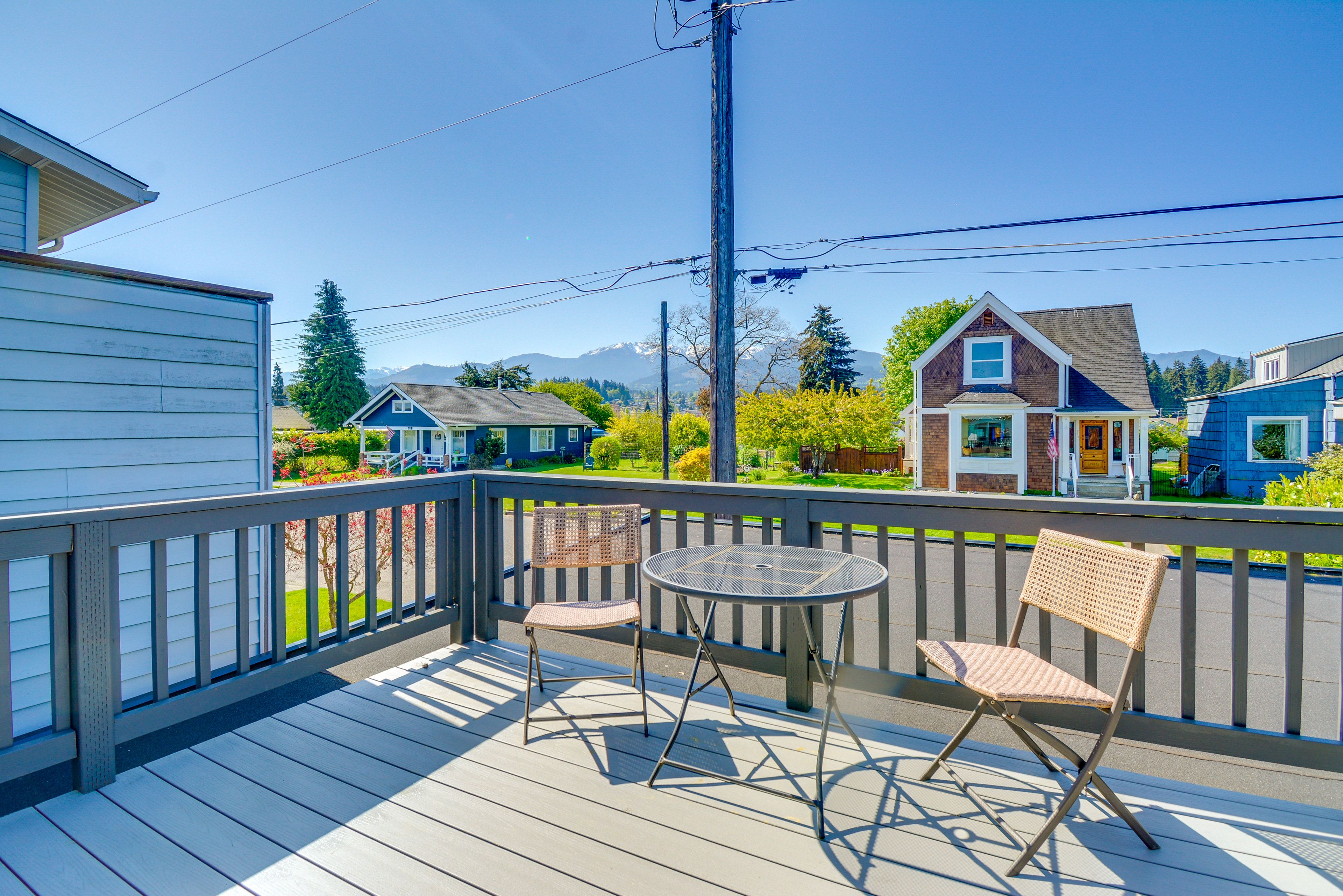 Balcony | Outdoor Seating