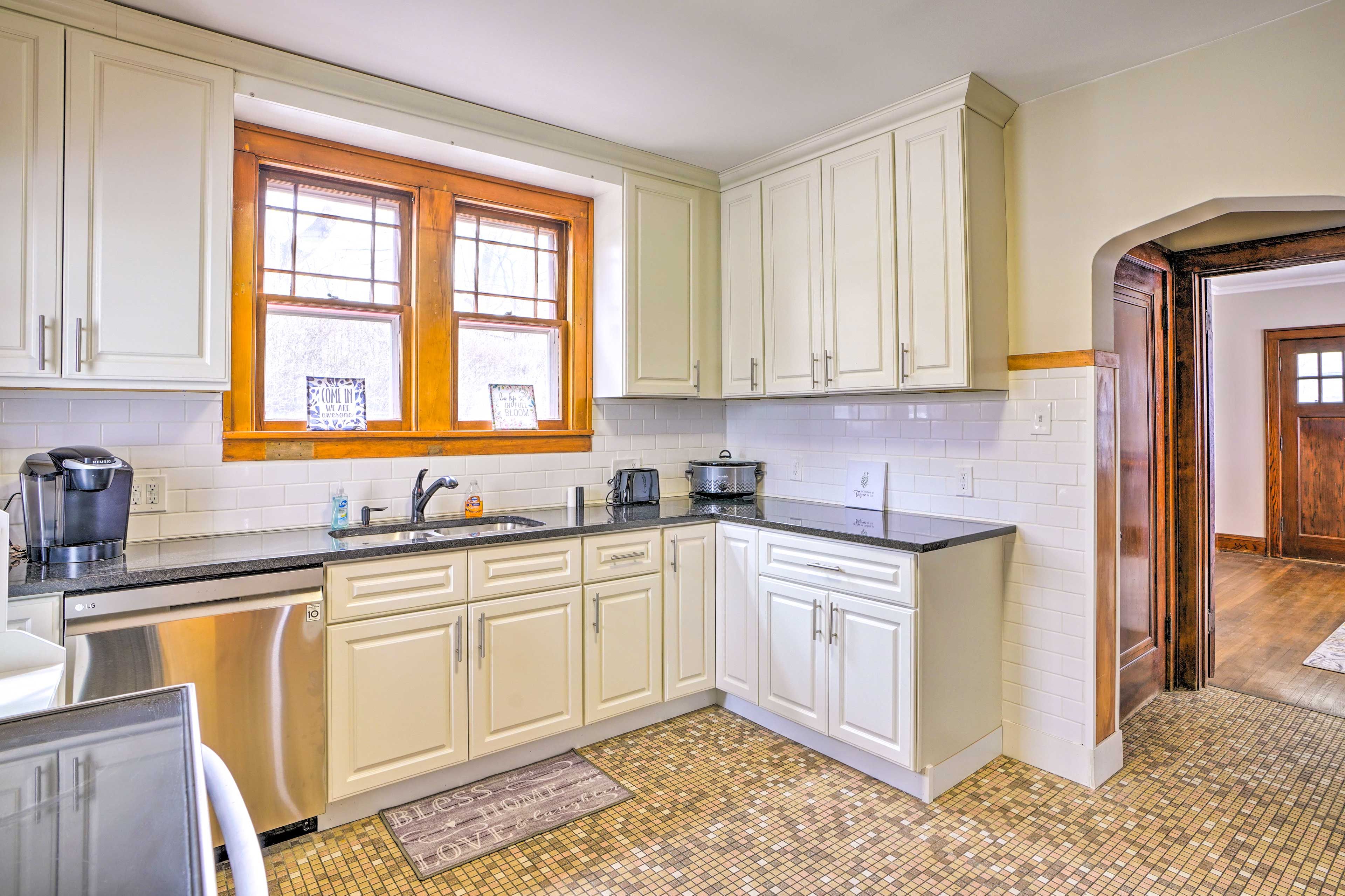Fully Equipped Kitchen | Cooking Basics | Dishware & Flatware